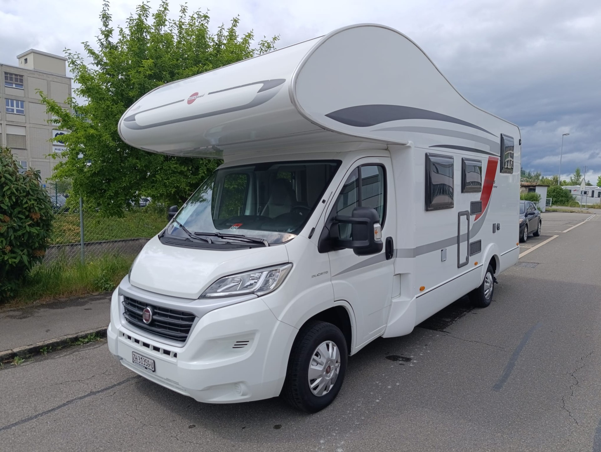 BÜRSTNER BA 6701*** Perfektes Familienmobil für jede Jahreszeit*** *2 er Veloträger *Multimedia *Rückfahrkamera *-image-0