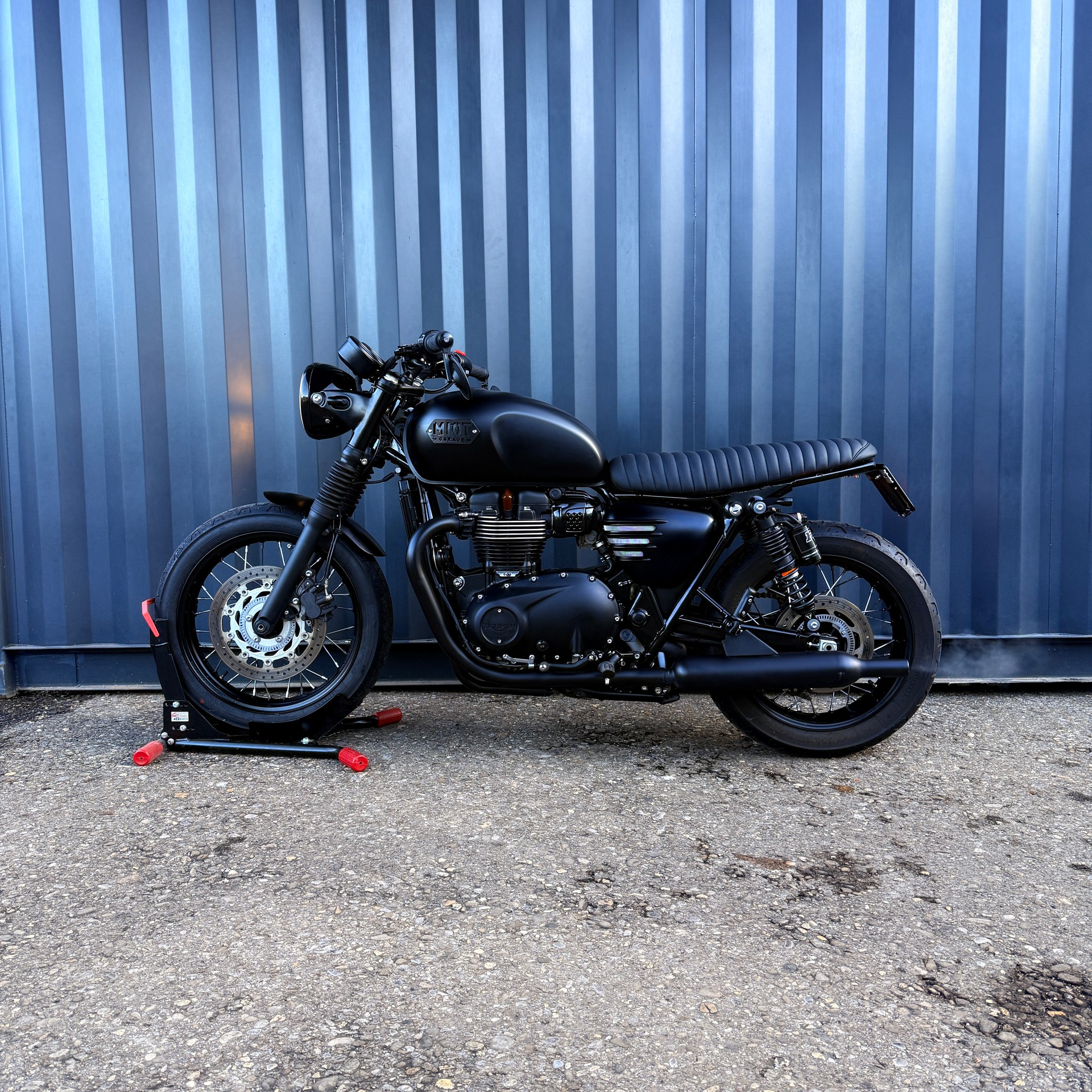 TRIUMPH T100 (35kW)-showroom-element-1
