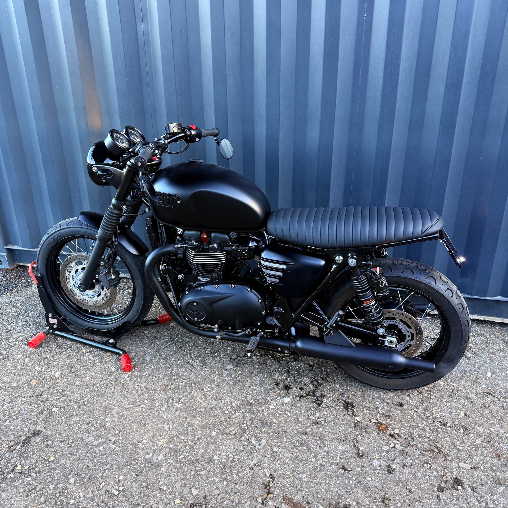 TRIUMPH T100 (35kW)-showroom-element-3
