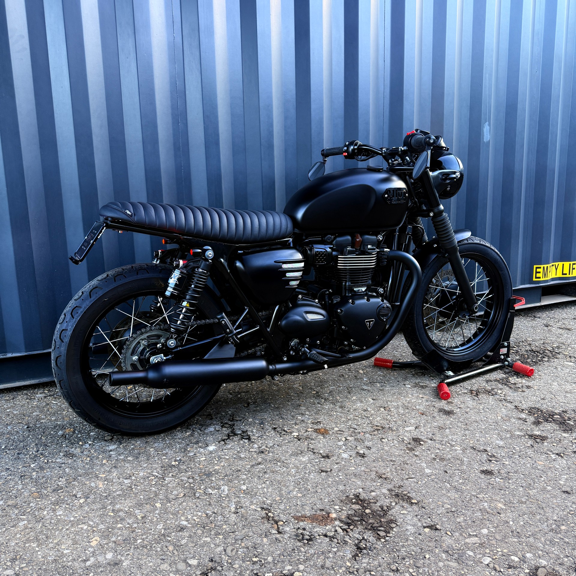 TRIUMPH T100 (35kW)-showroom-element-2