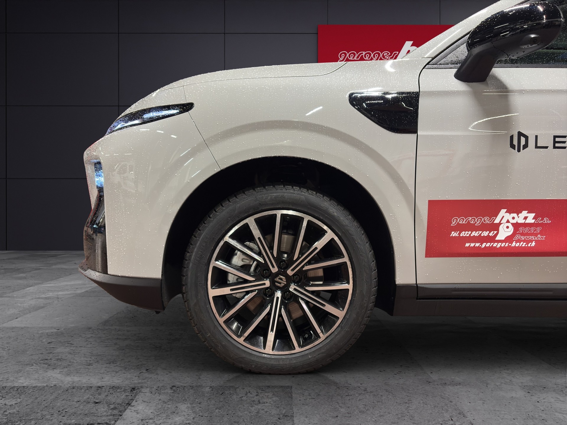 LEAPMOTOR B10 67kWh Design-showroom-element-3