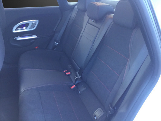MERCEDES-BENZ CLA 200 8G-DCT 4Matic-image-10