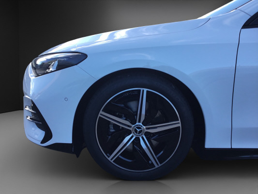 MERCEDES-BENZ CLA 200 8G-DCT 4Matic-image-12