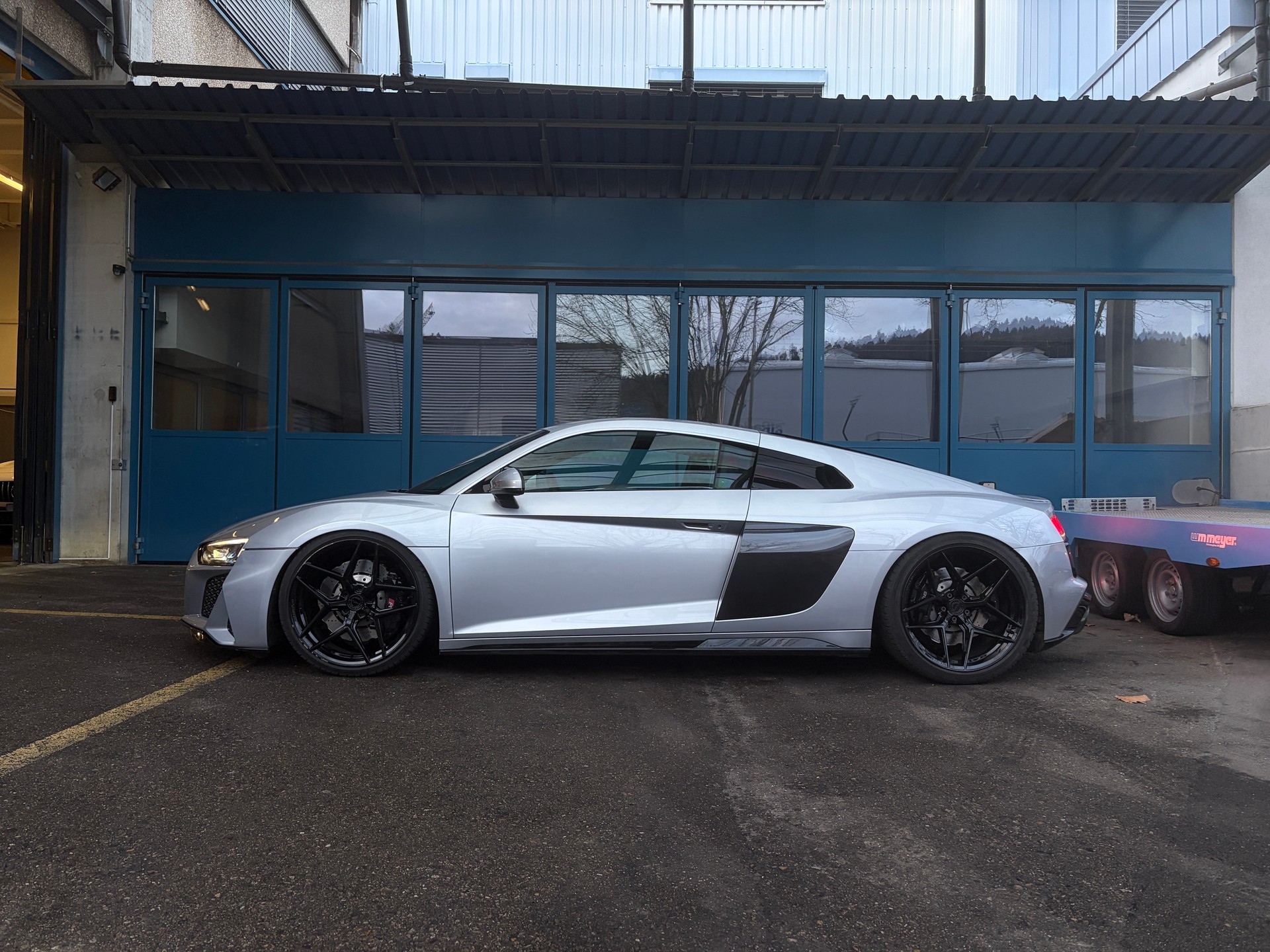 AUDI R8-image-2