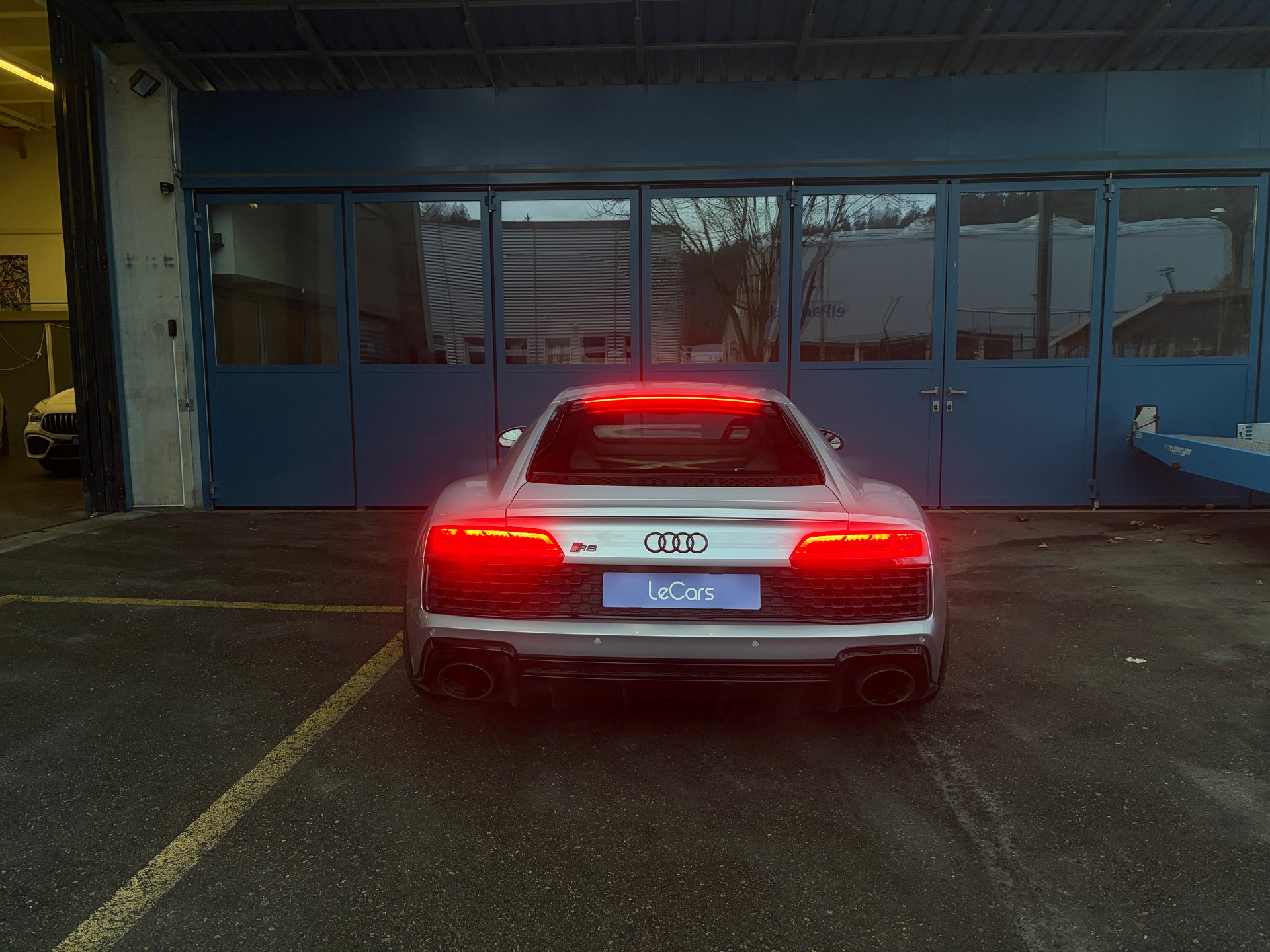 AUDI R8-image-3