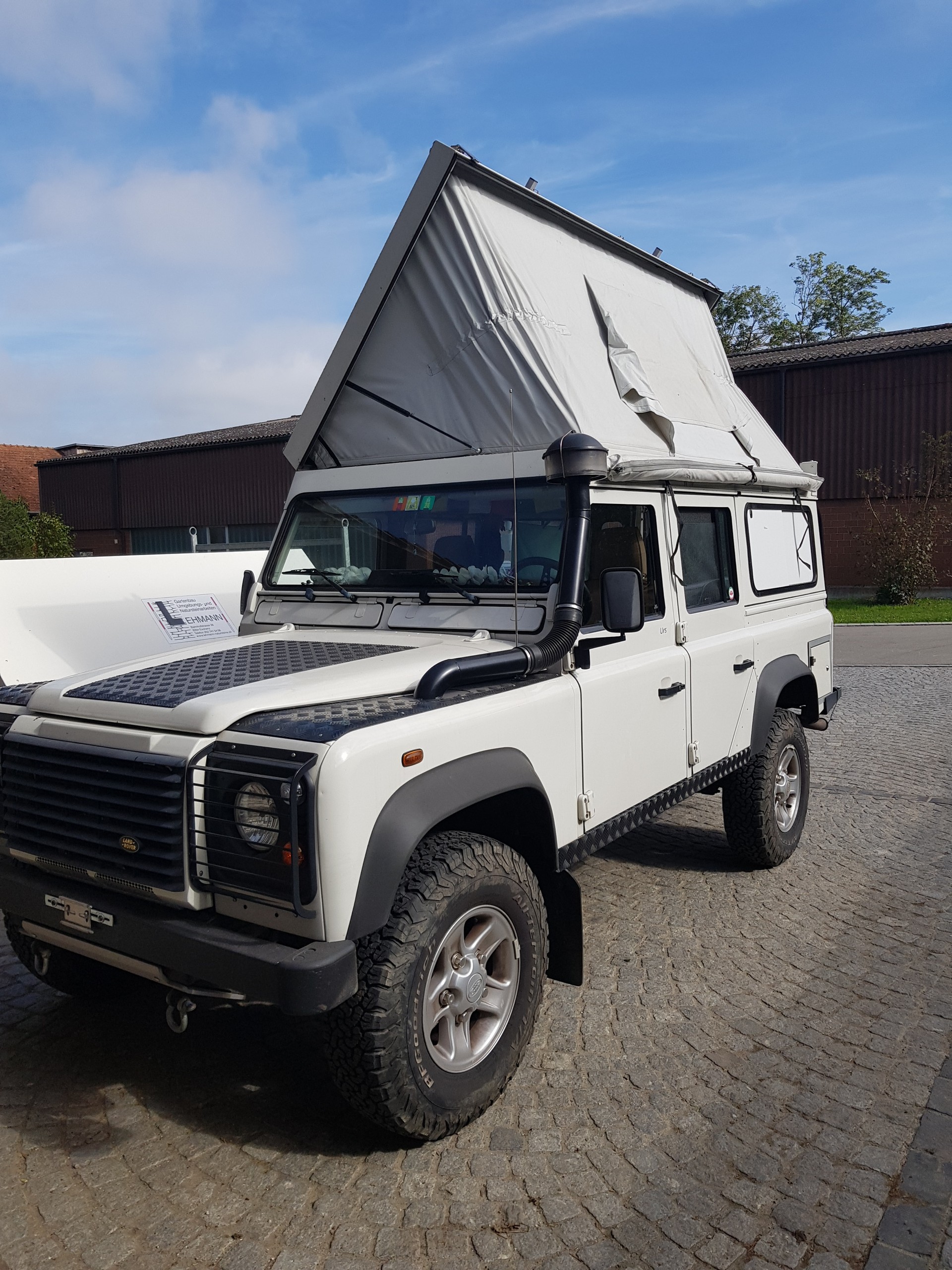 LAND ROVER 110-image-1