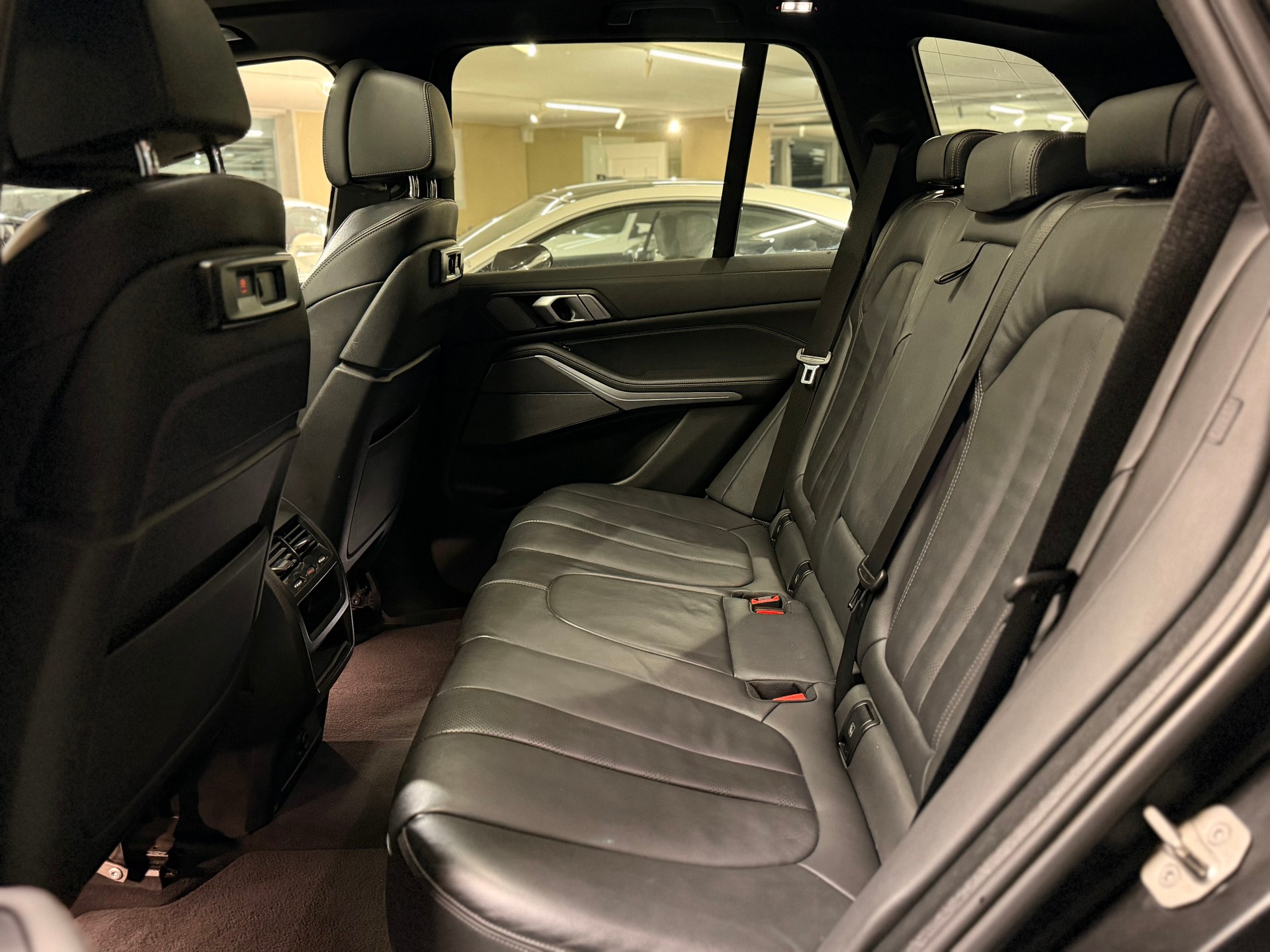 BMW X5 xDrive45e Colour Edition Steptronic-image-13