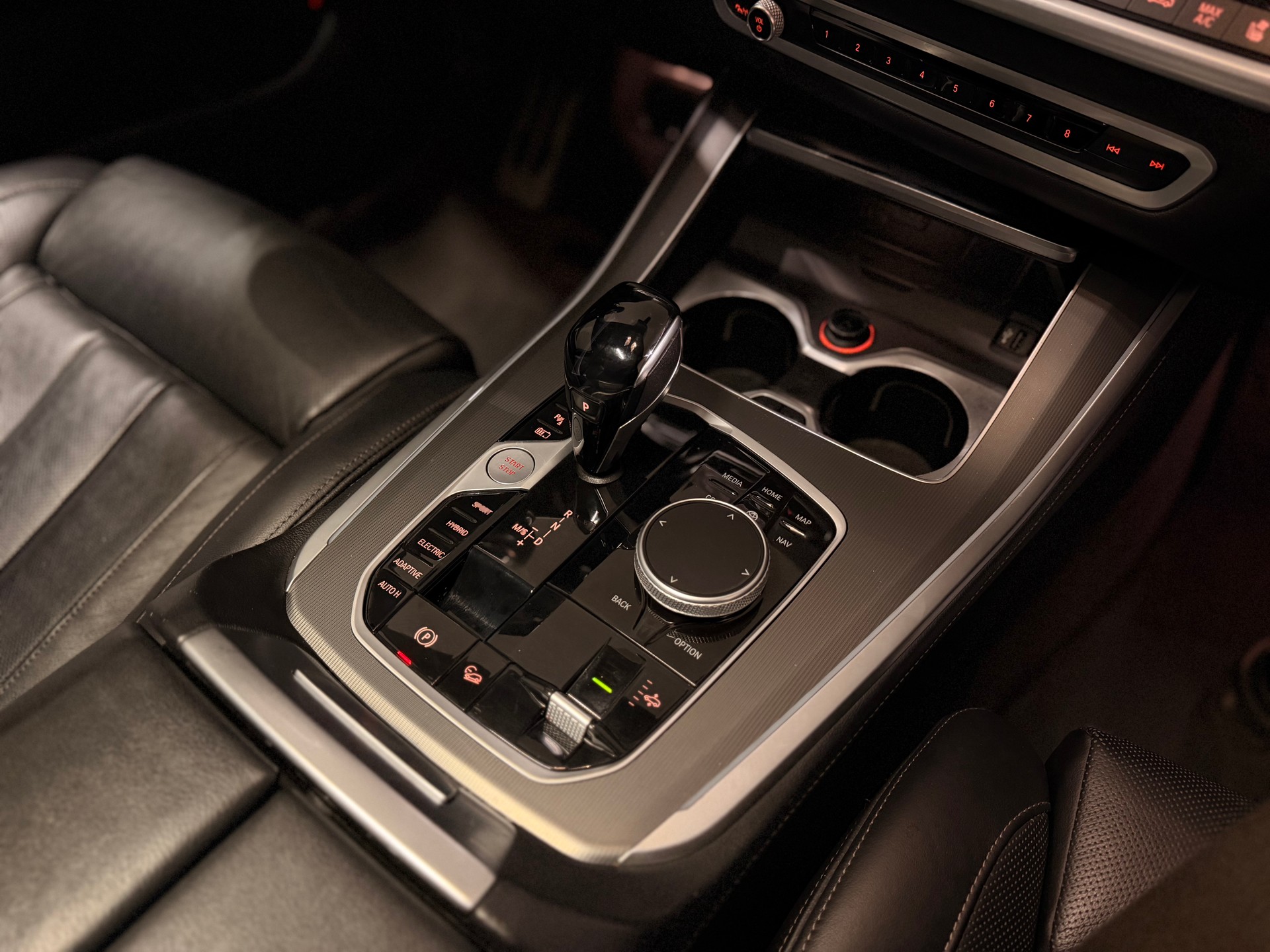 BMW X5 xDrive45e Colour Edition Steptronic-image-19
