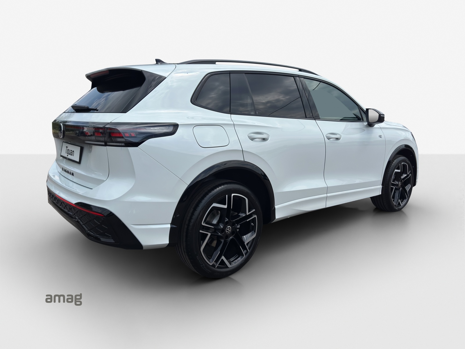 VW Tiguan 2.0 TSI DSG R-Line 4Motion-image-4