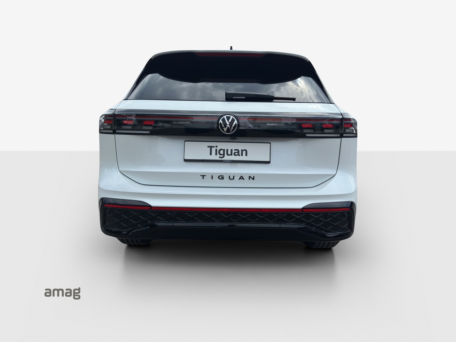 VW Tiguan 2.0 TSI DSG R-Line 4Motion-image-3