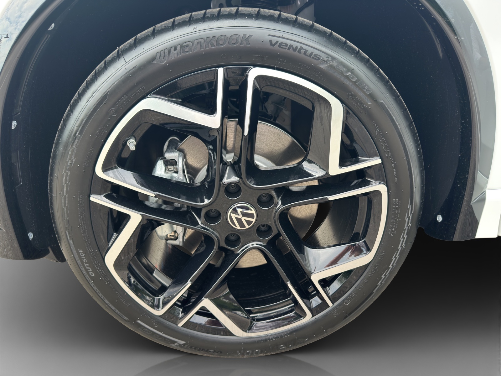 VW Tiguan 2.0 TSI DSG R-Line 4Motion-image-14