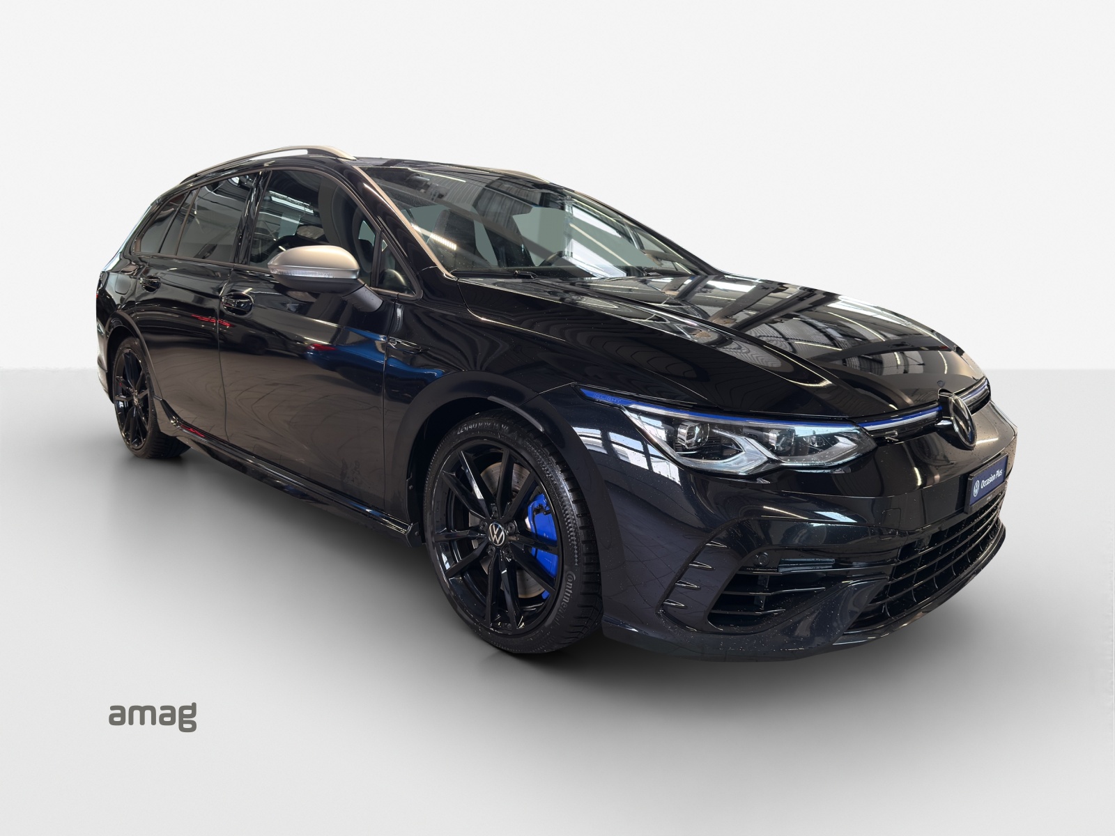 VW Golf Variant 2.0 TSI R DSG 4Motion-image-5