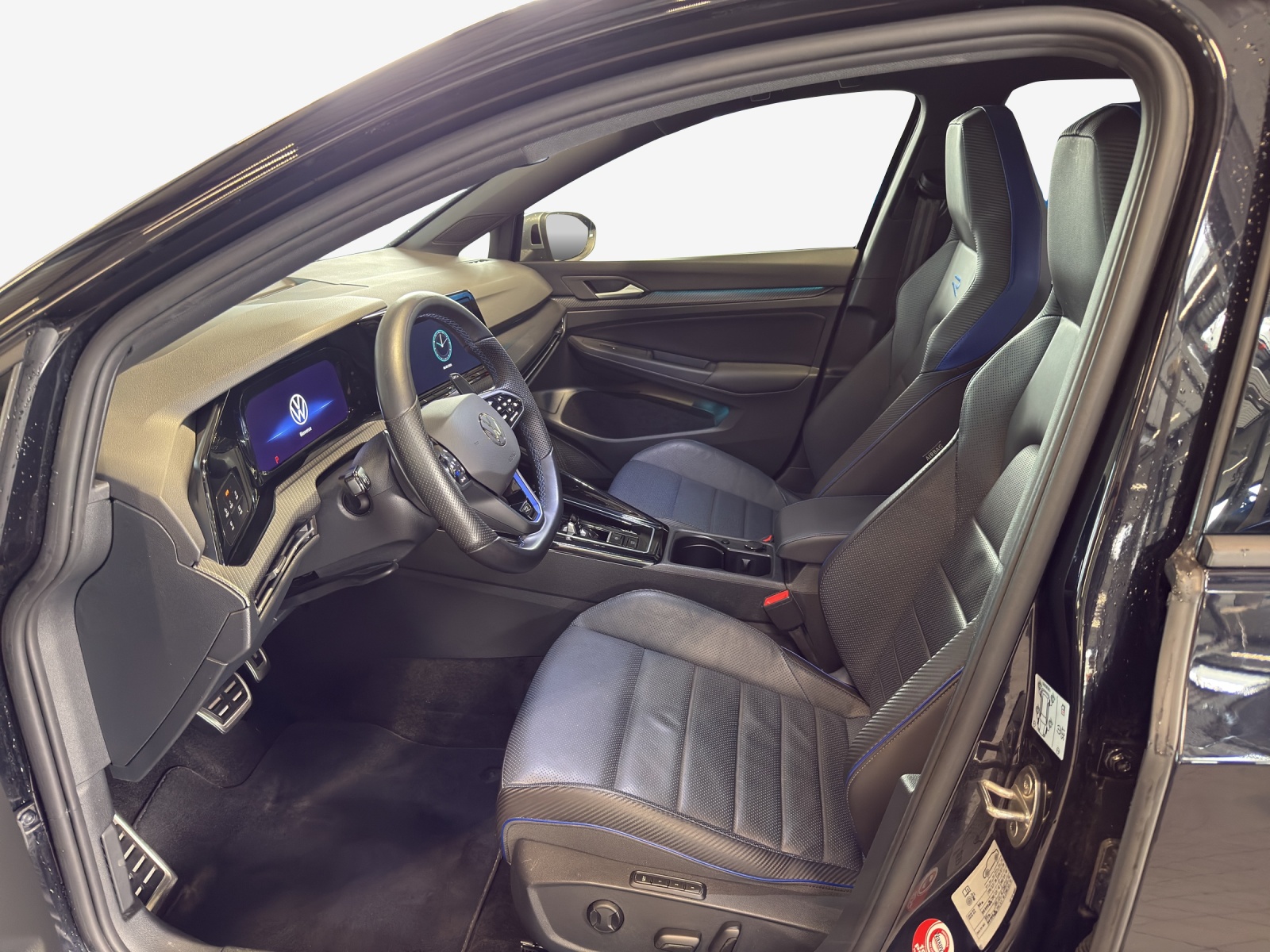 VW Golf Variant 2.0 TSI R DSG 4Motion-image-7