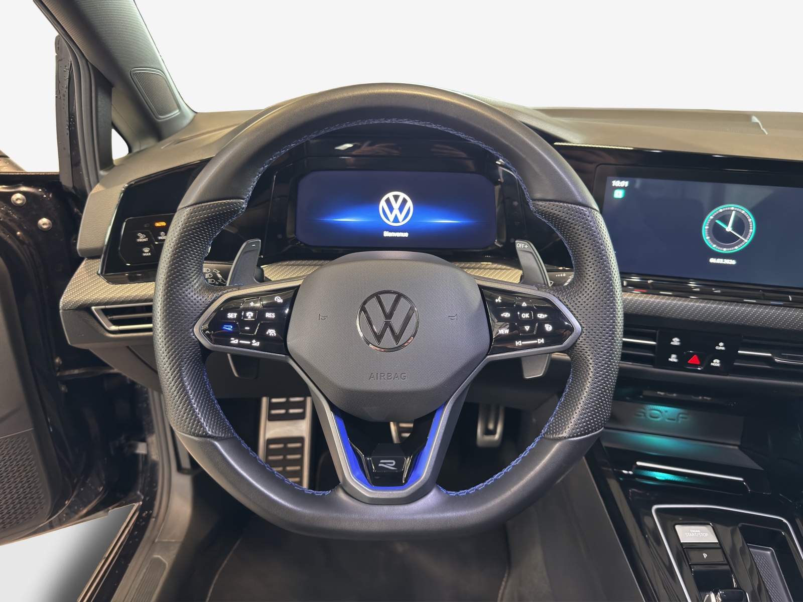 VW Golf Variant 2.0 TSI R DSG 4Motion-image-9