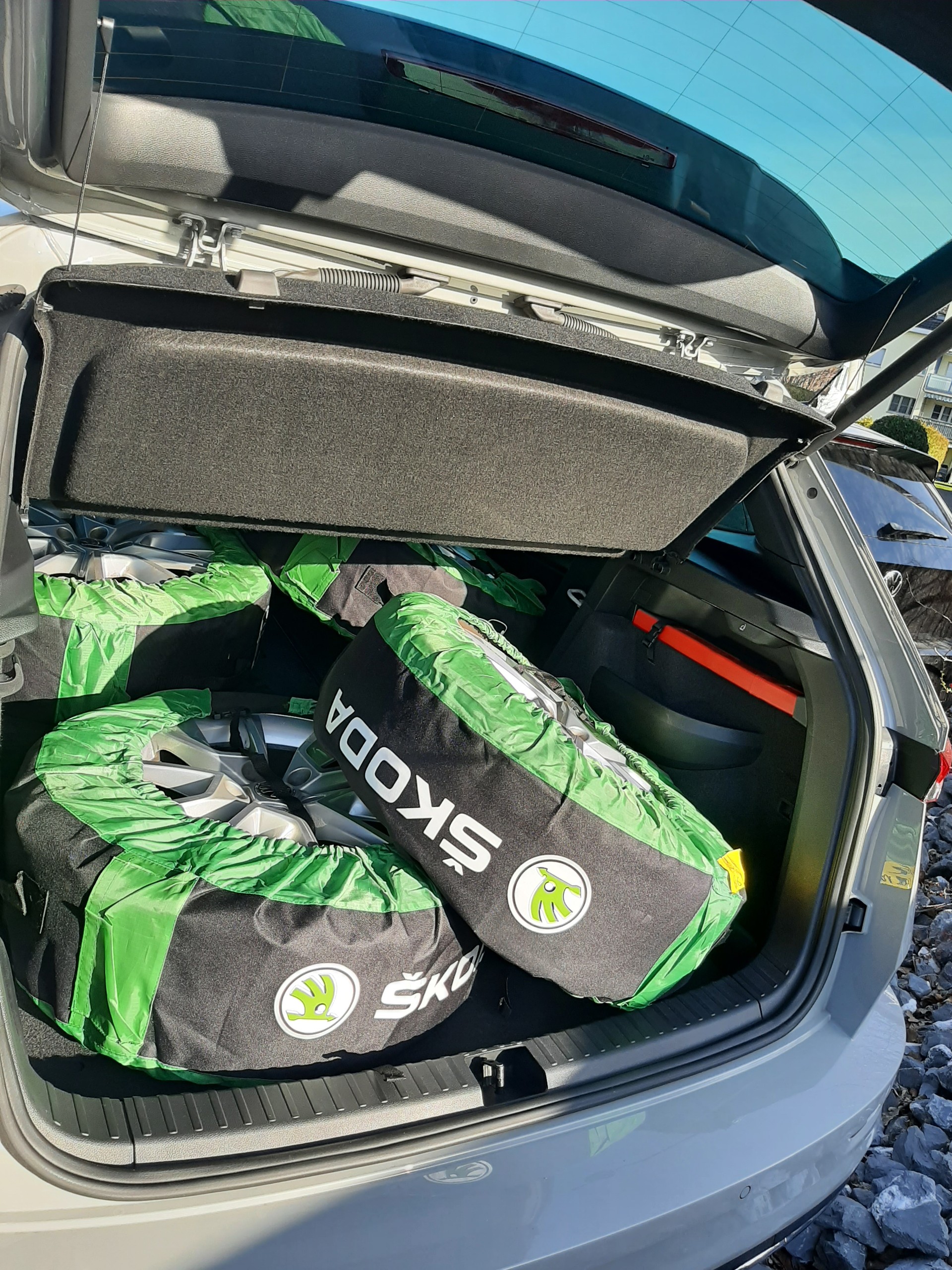 SKODA Karoq 2.0 TSI SportLine 4x4 DSG-image-8