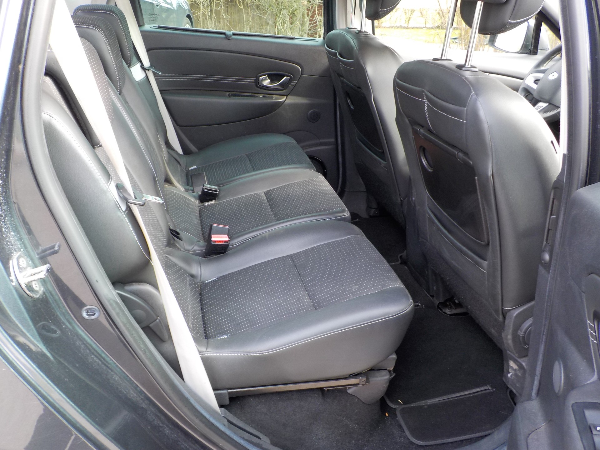 RENAULT Scénic 1.4 16V Turbo Bose-image-5