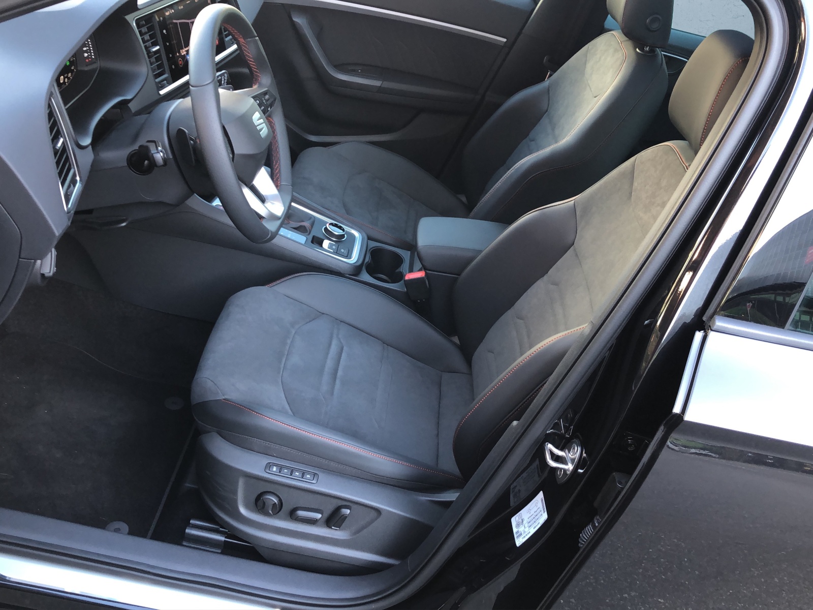 SEAT Ateca 2.0 TSI Hola FR 4Drive*PANORAMADACH*-image-6