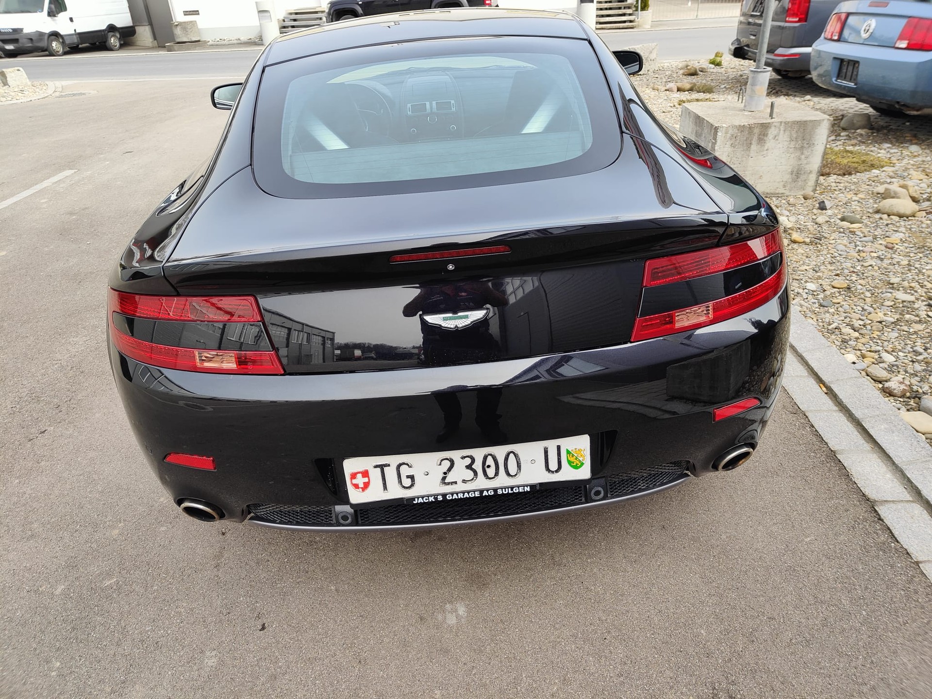 ASTON MARTIN V8 Vantage 4.7 Sportshift-image-3