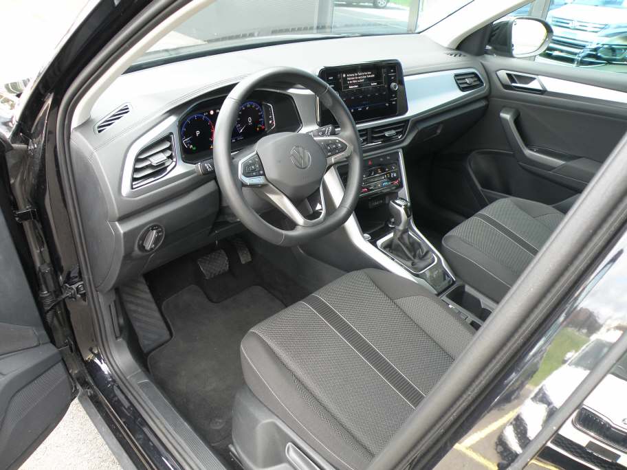 VW T-Roc 1.5 TSI Life United DSG-showroom-element-3