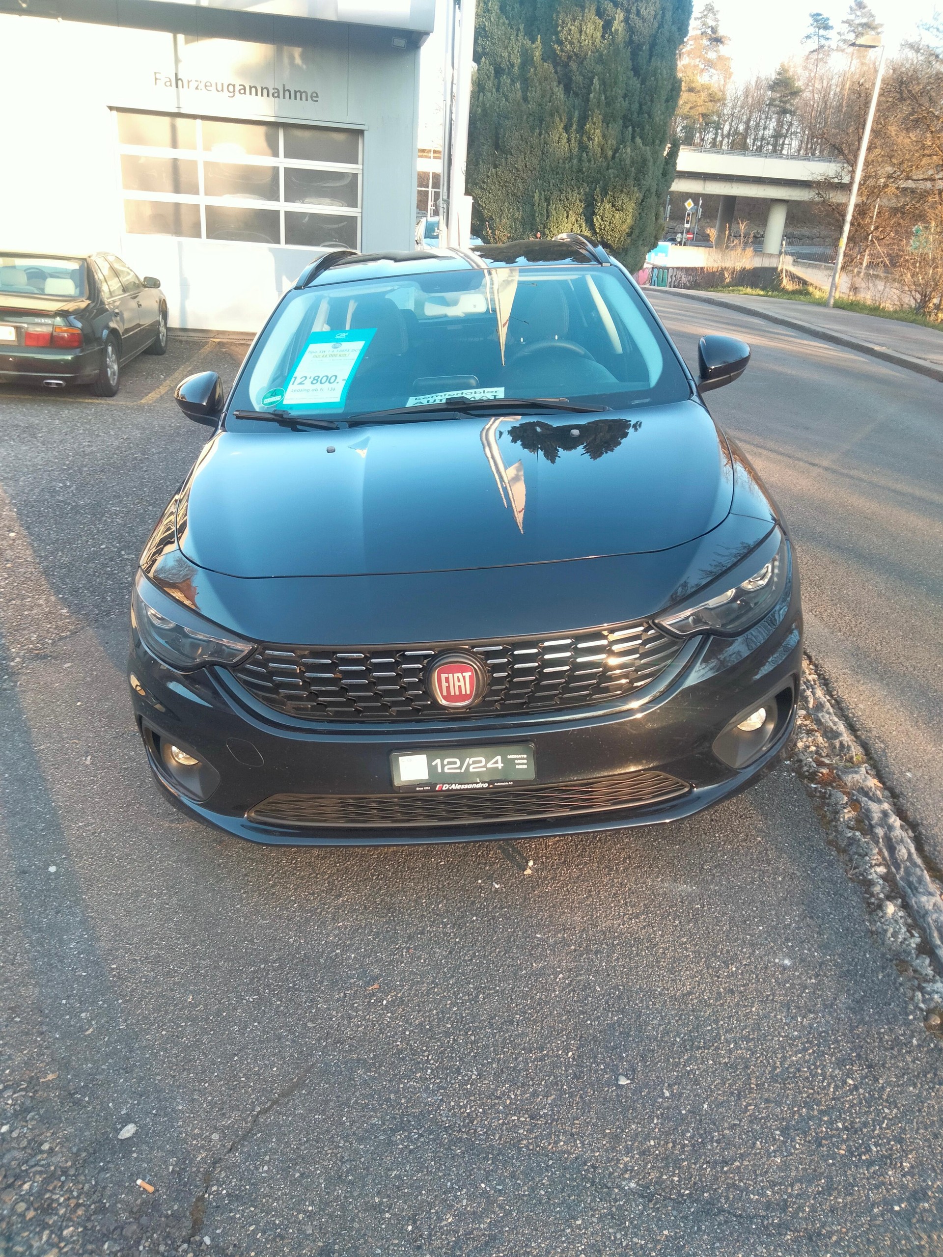 FIAT Tipo 1.6MJ Station Wagon Lounge DCT-showroom-element-1