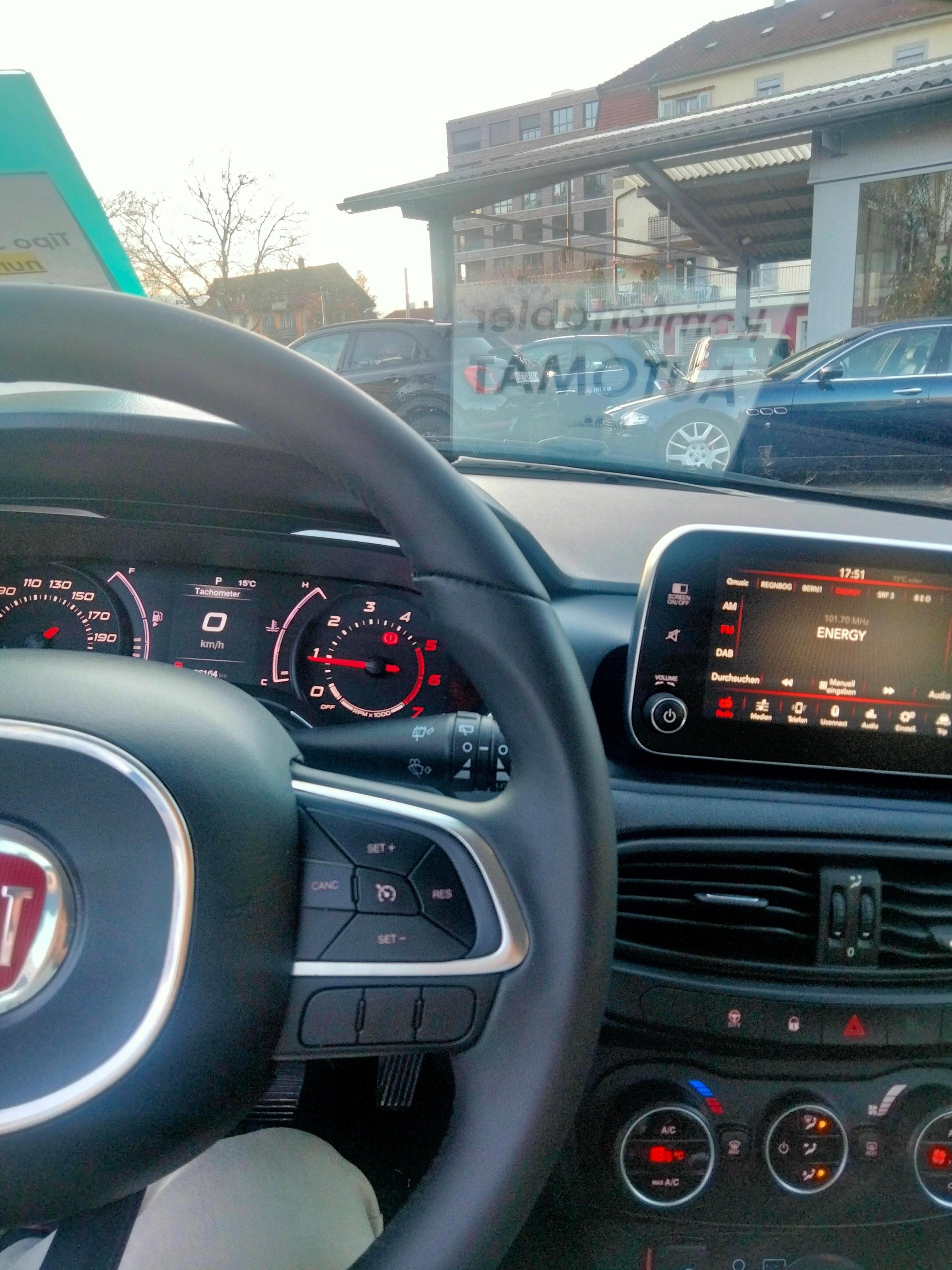 FIAT Tipo 1.6MJ Station Wagon Lounge DCT-showroom-element-3