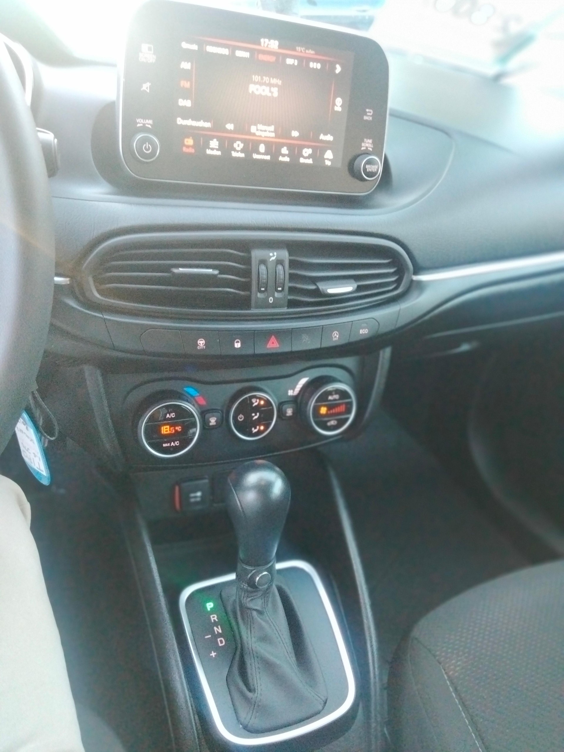 FIAT Tipo 1.6MJ Station Wagon Lounge DCT-image-4