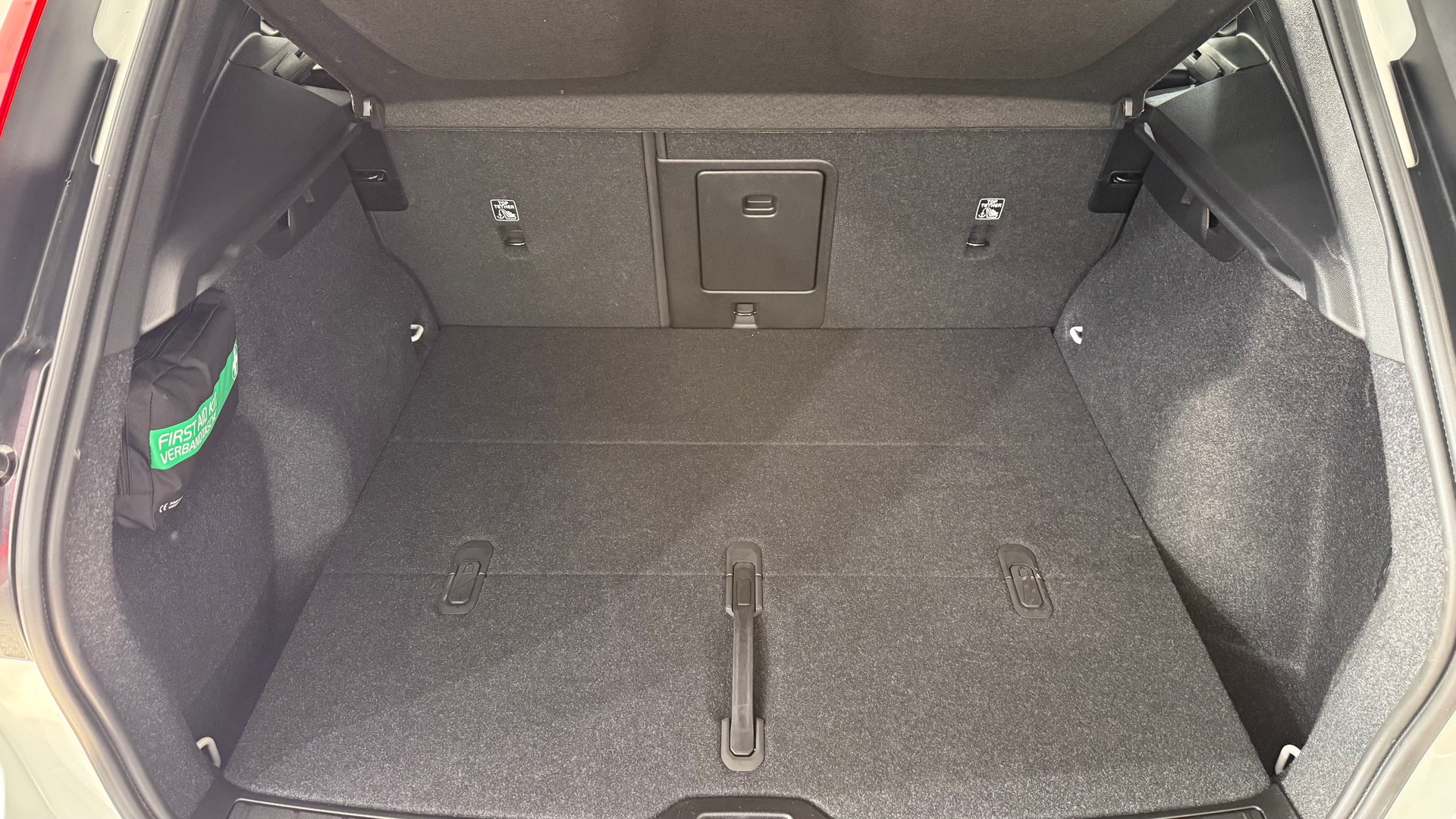 VOLVO EX40 Twin Black Edition AWD-image-6