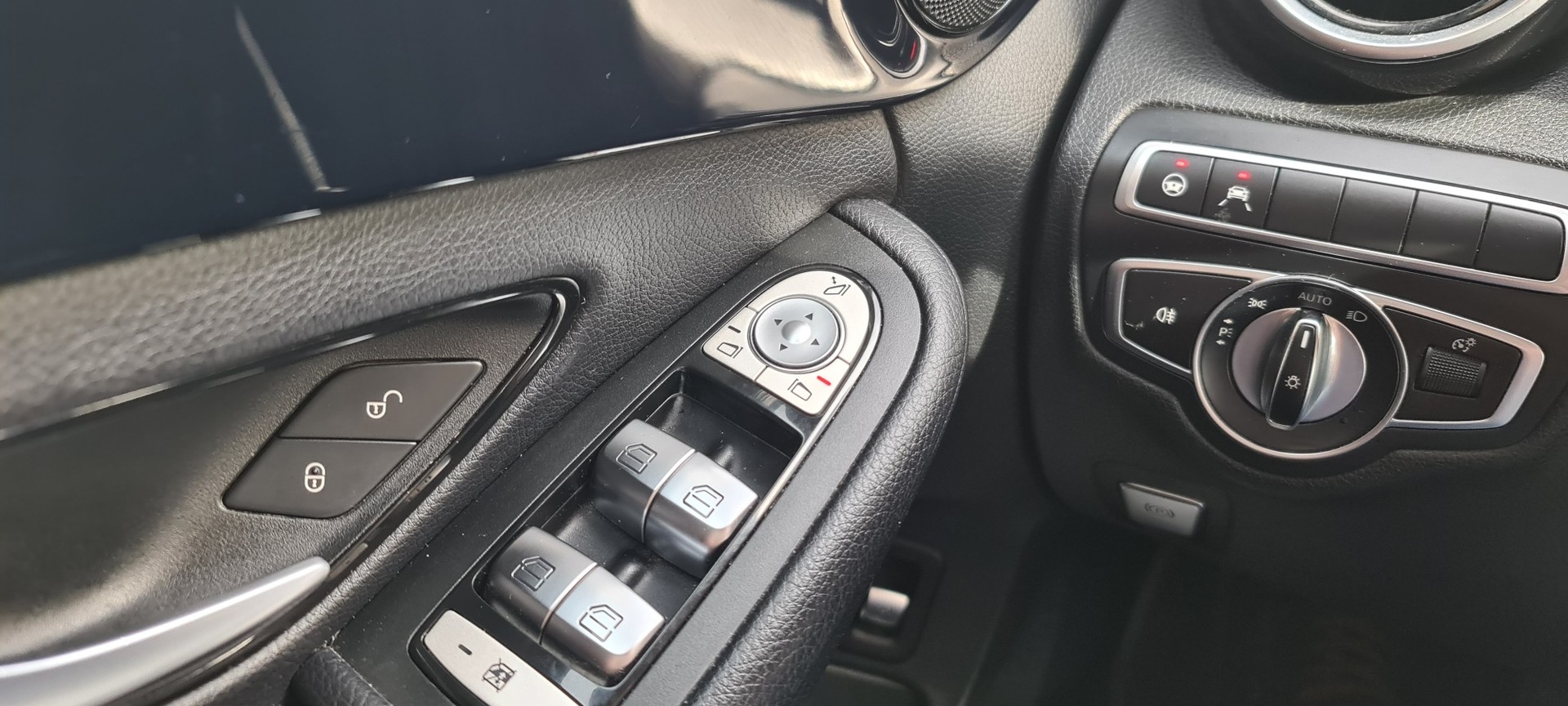 MERCEDES-BENZ C 200 Swiss Star 4M 9G-Tronic-image-23