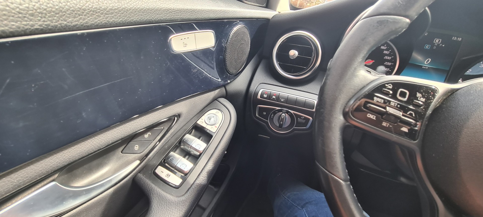 MERCEDES-BENZ C 200 Swiss Star 4M 9G-Tronic-image-9