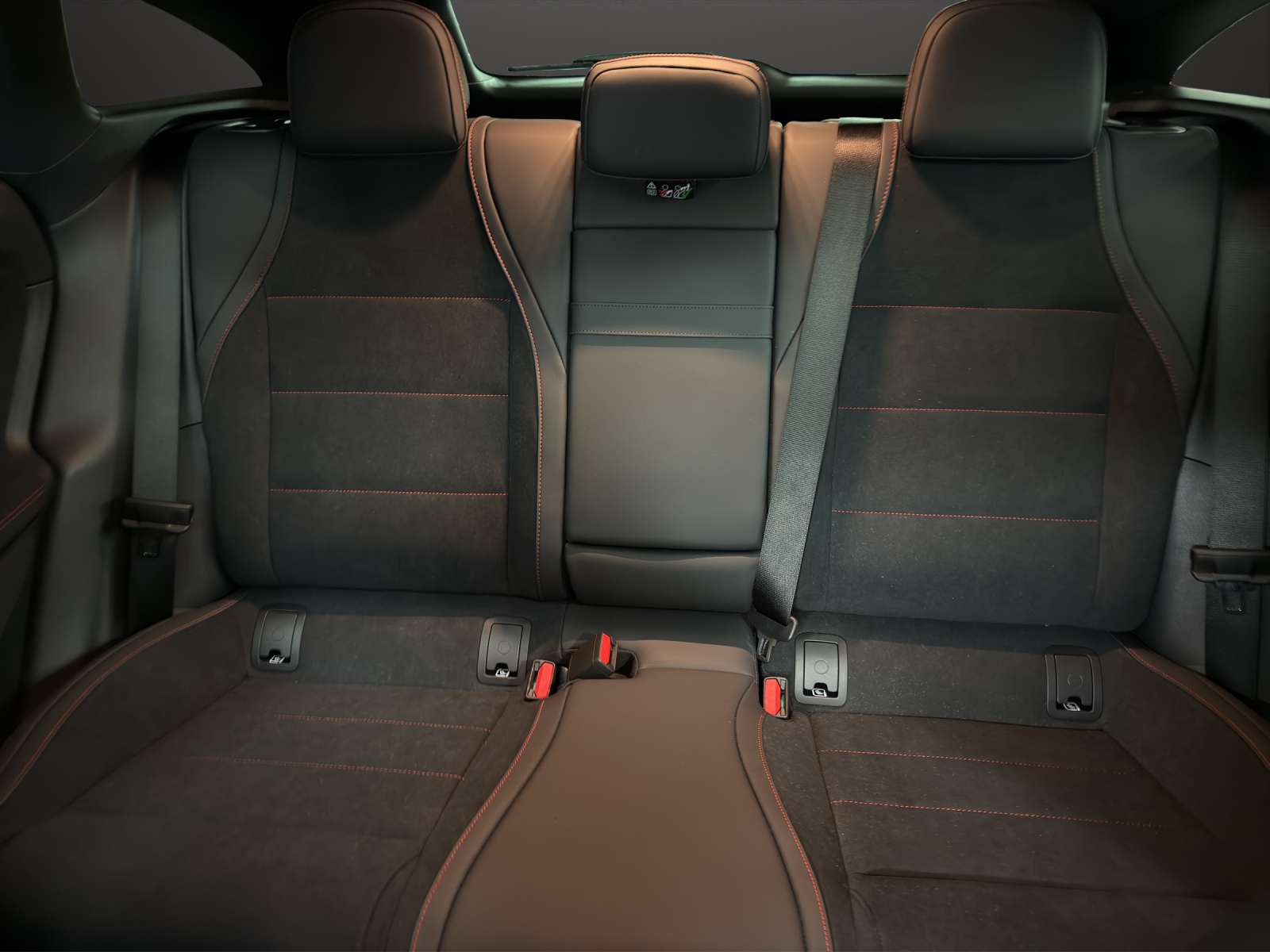 MERCEDES-BENZ CLA 350 4MATIC Shooting Brake with EQ Technology-image-14