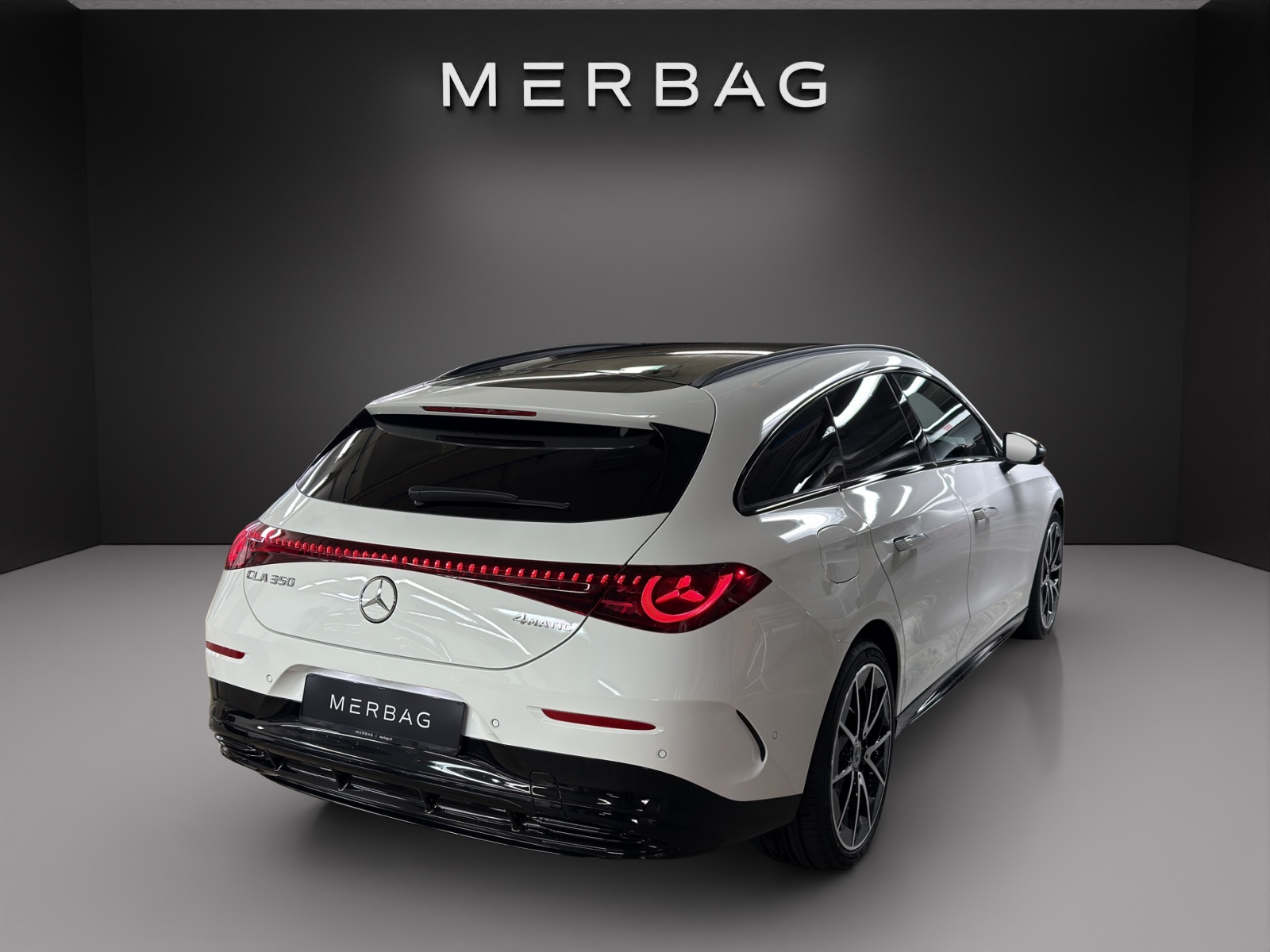 MERCEDES-BENZ CLA 350 4MATIC Shooting Brake with EQ Technology-image-4