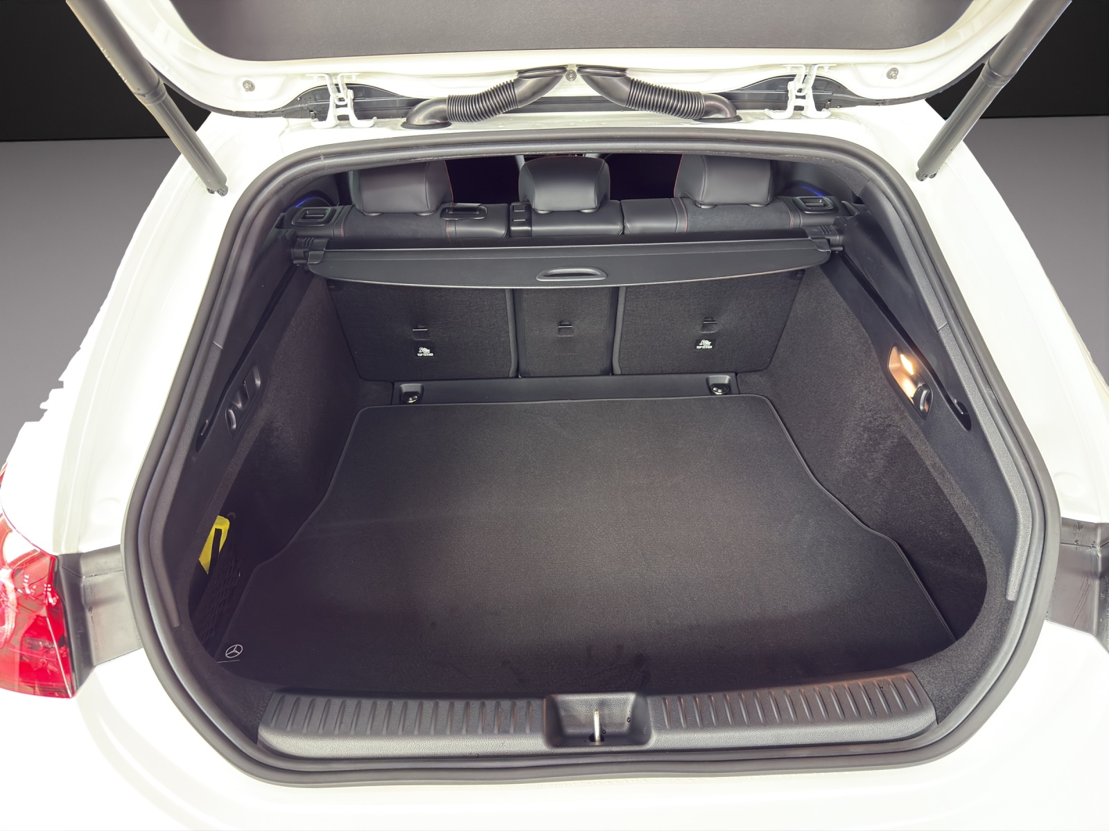 MERCEDES-BENZ CLA 350 4MATIC Shooting Brake with EQ Technology-image-8