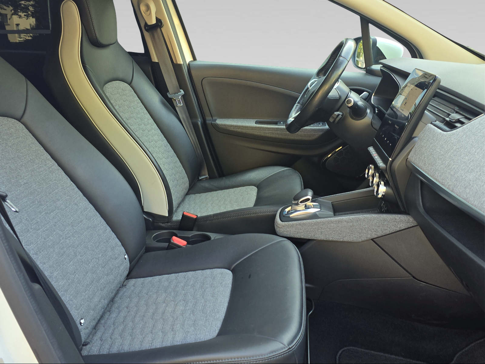 RENAULT Zoe R135 Intens (Batterie-Miete)-image-9