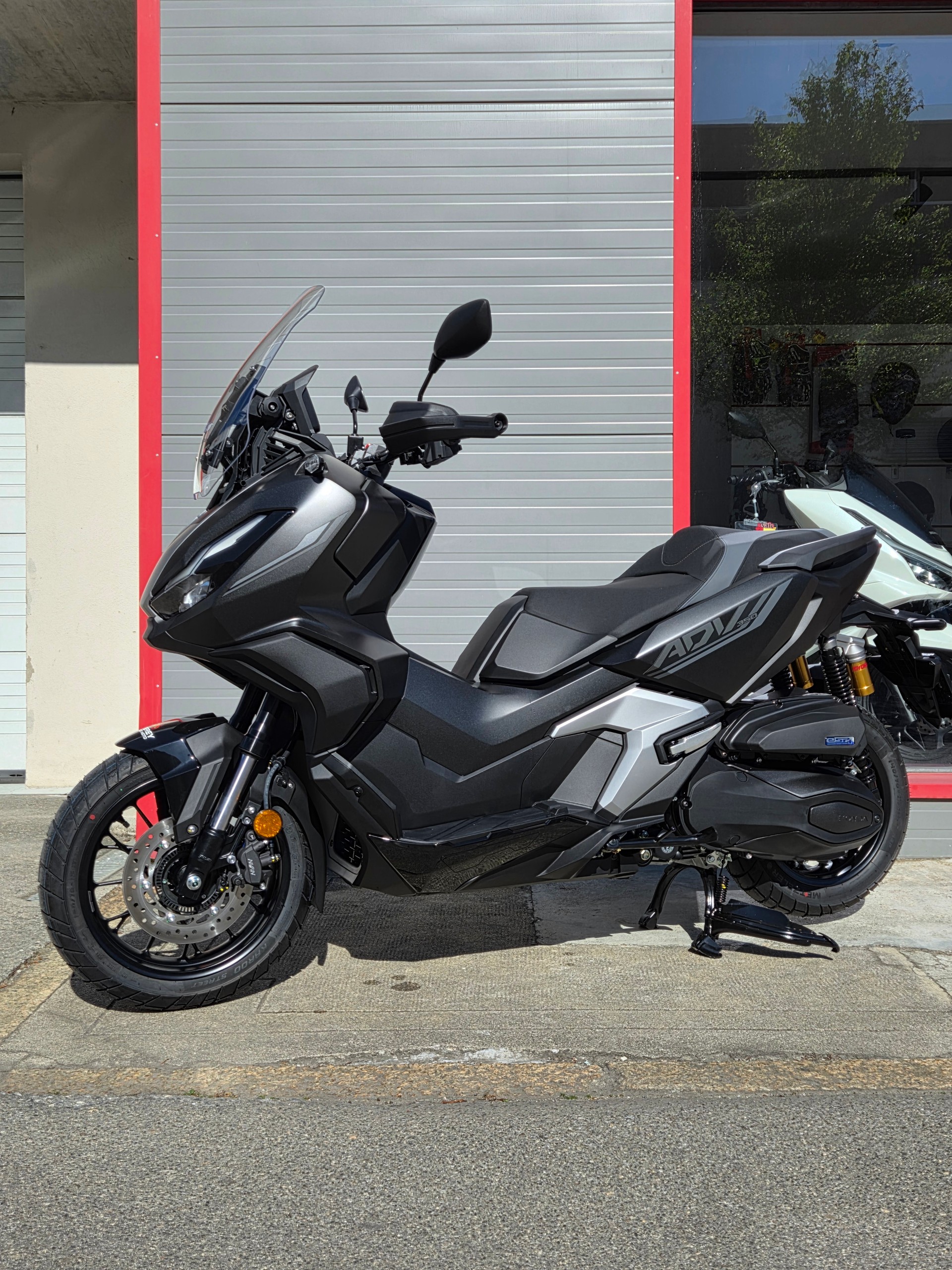 HONDA ADV 350-image-2