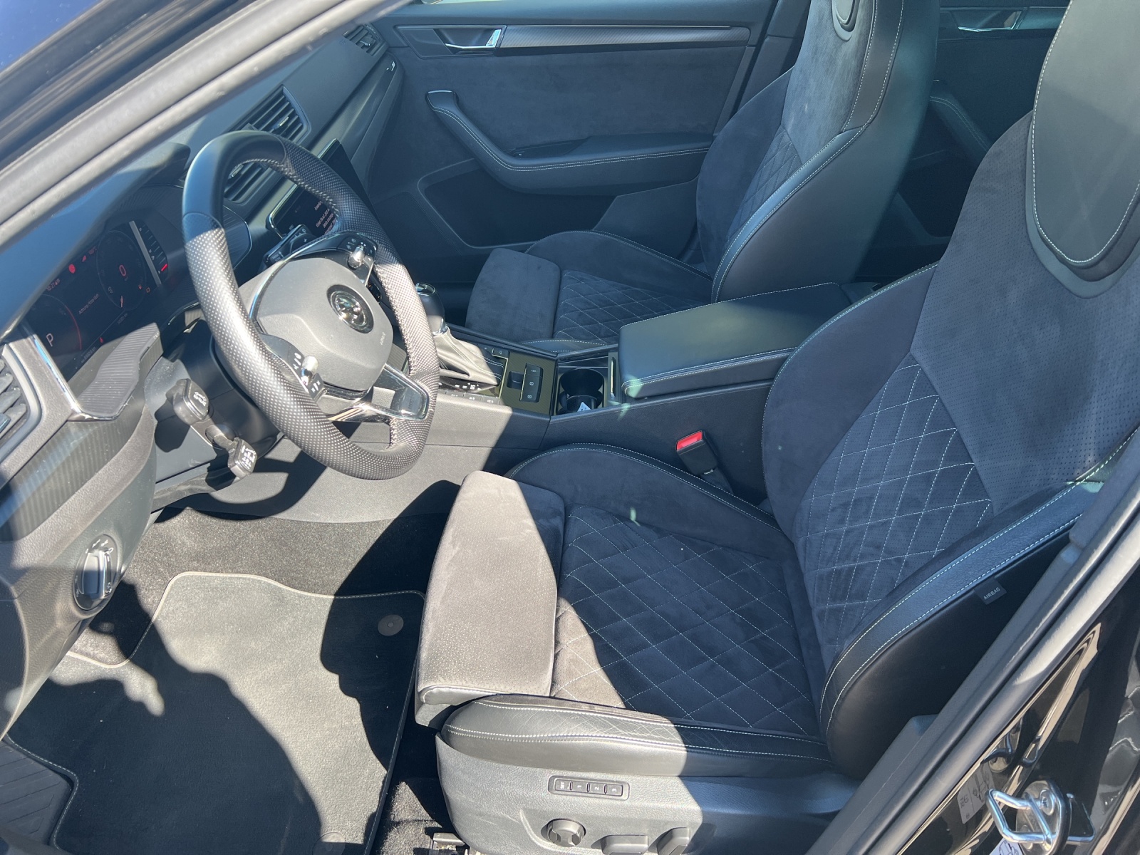 SKODA Superb Combi 2.0 TSI SportLine 4x4 DSG-image-5