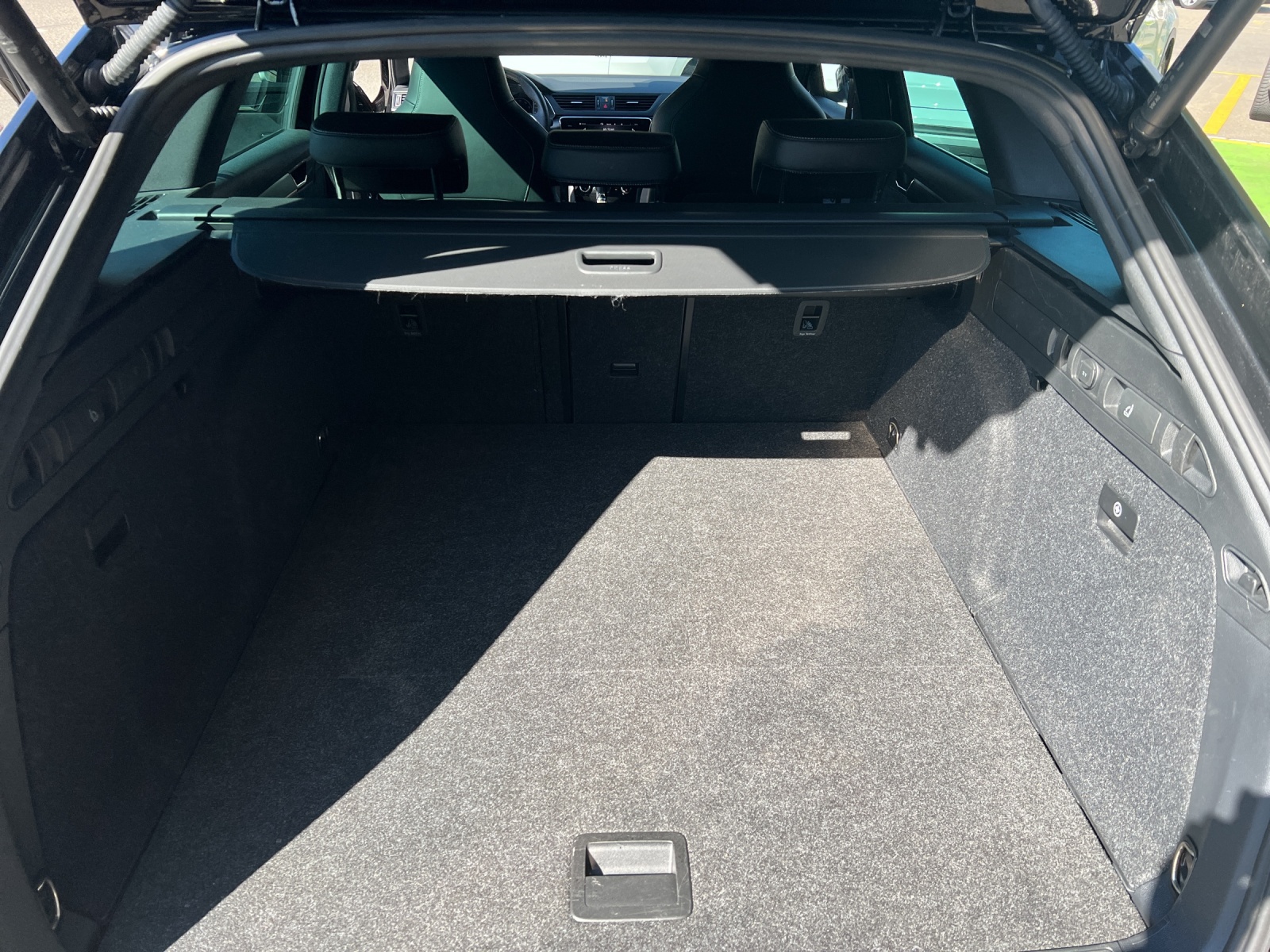 SKODA Superb Combi 2.0 TSI SportLine 4x4 DSG-image-9