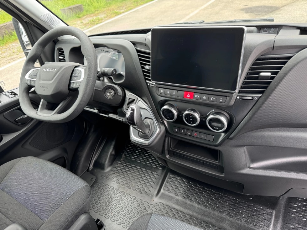 IVECO 35S18HA8 mit Hess Kofferaufbau-image-8