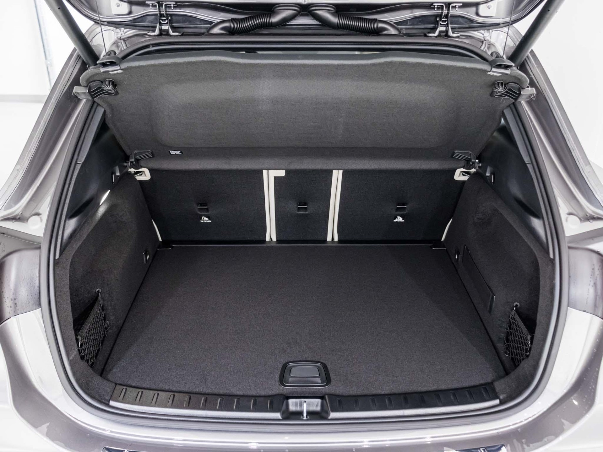 MERCEDES-BENZ GLA 250 4MATIC "Swiss Star"-image-11