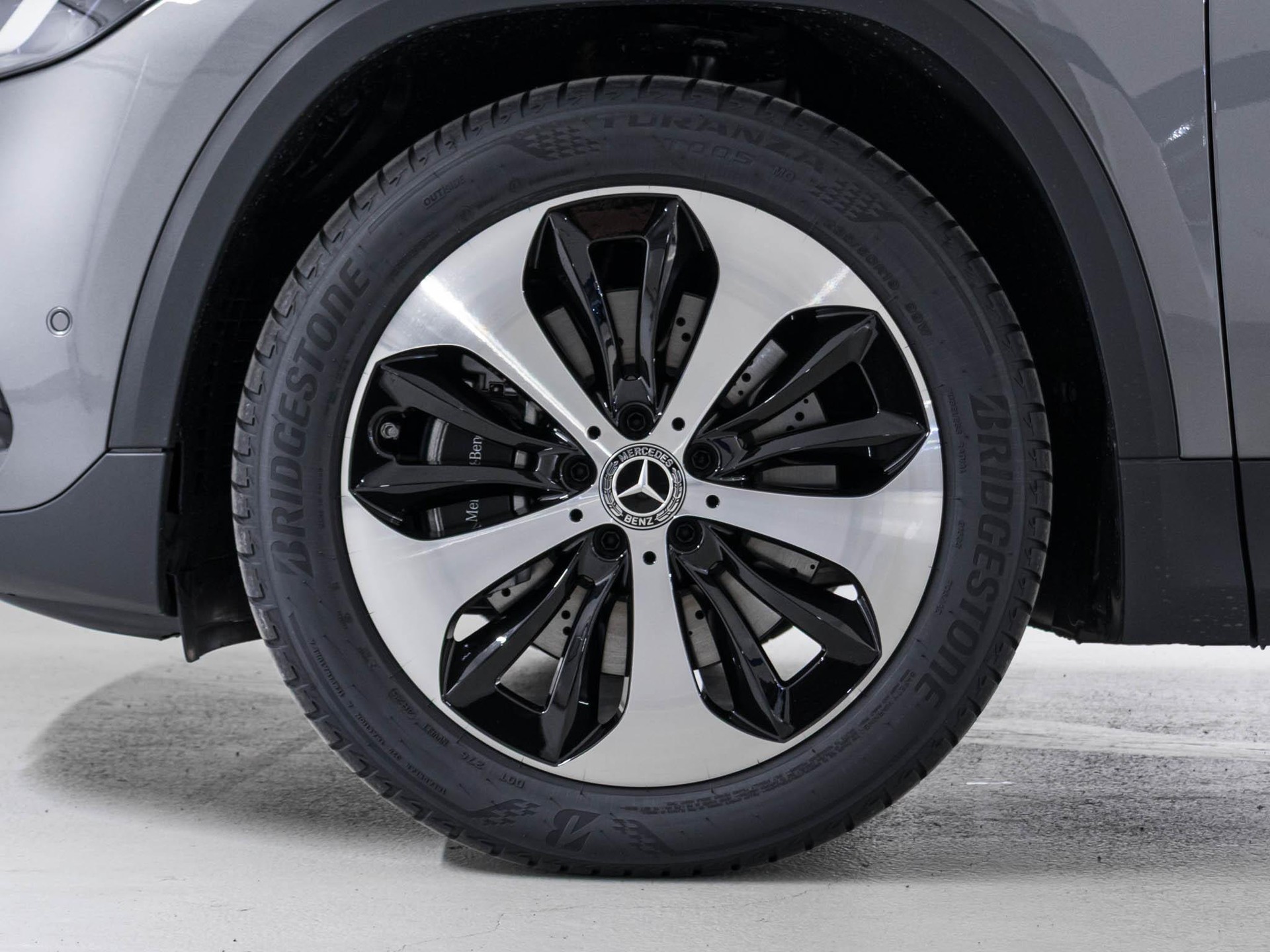 MERCEDES-BENZ GLA 250 4MATIC "Swiss Star"-image-12