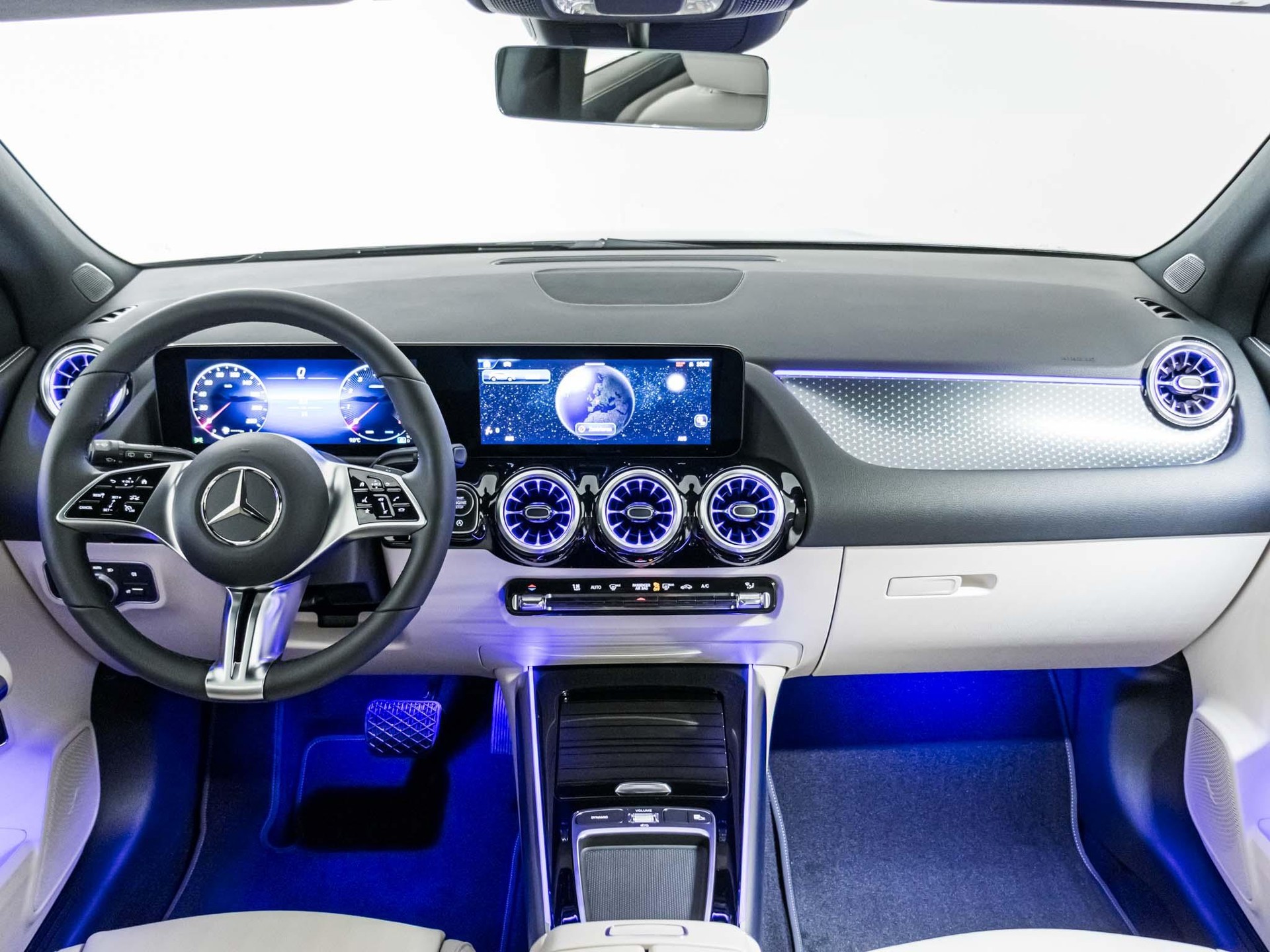 MERCEDES-BENZ GLA 250 4MATIC "Swiss Star"-image-9