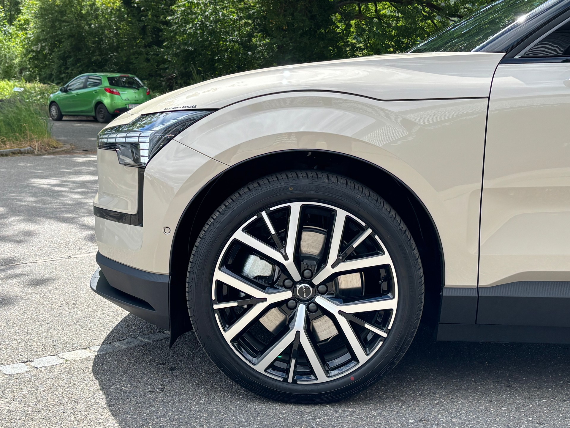 VOLVO EX30 P8 Ultra AWD-showroom-element-1