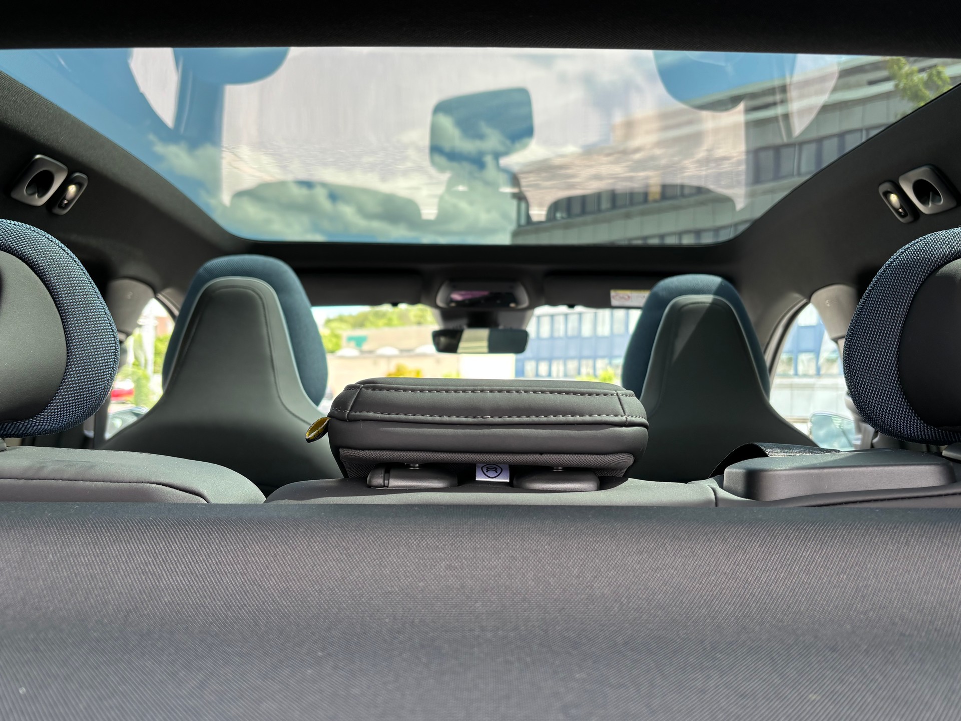 VOLVO EX30 P8 Ultra AWD-image-10