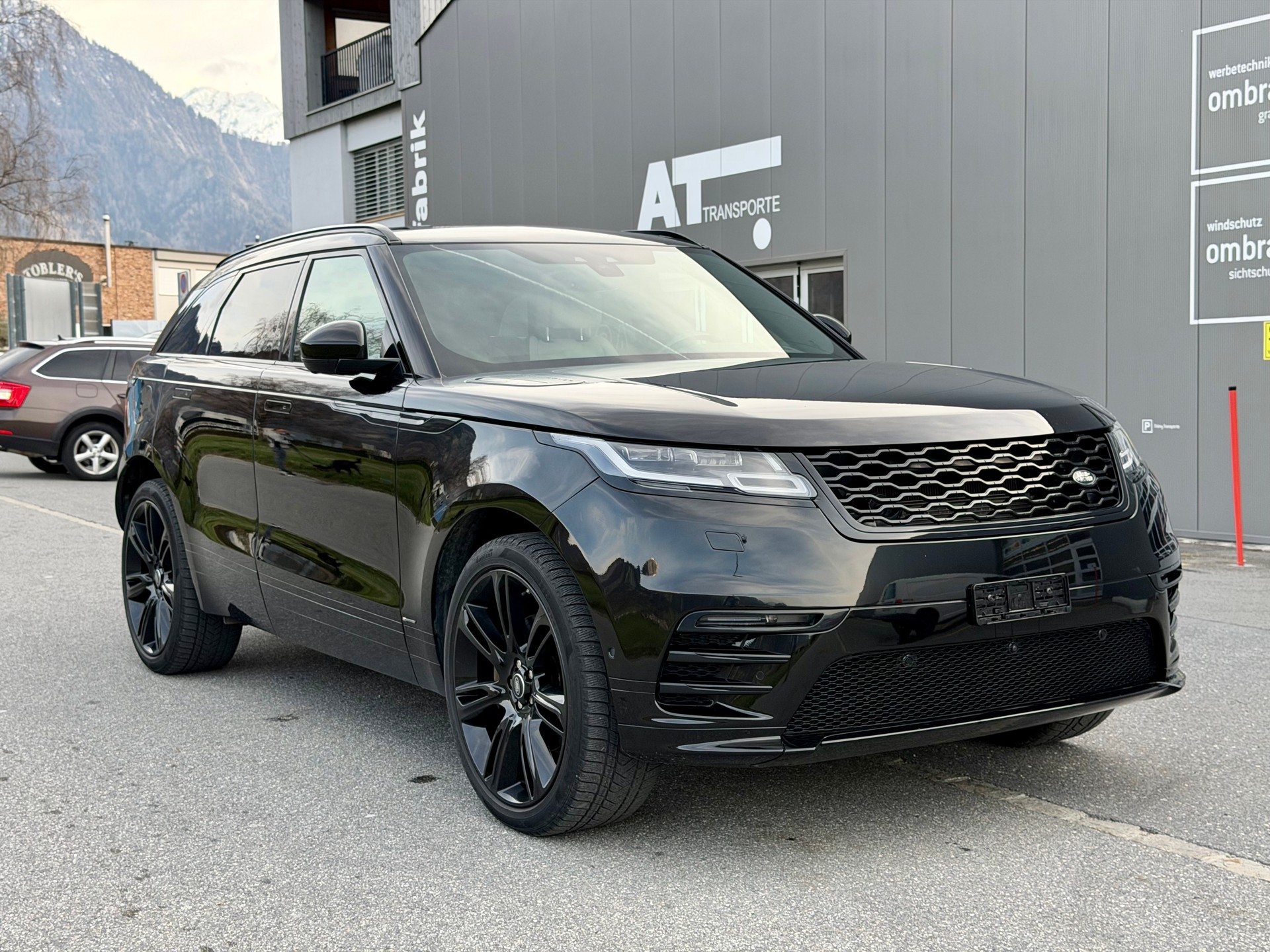 LAND ROVER Range Rover Velar R-Dynamic P 300 SE Automatic-image-5