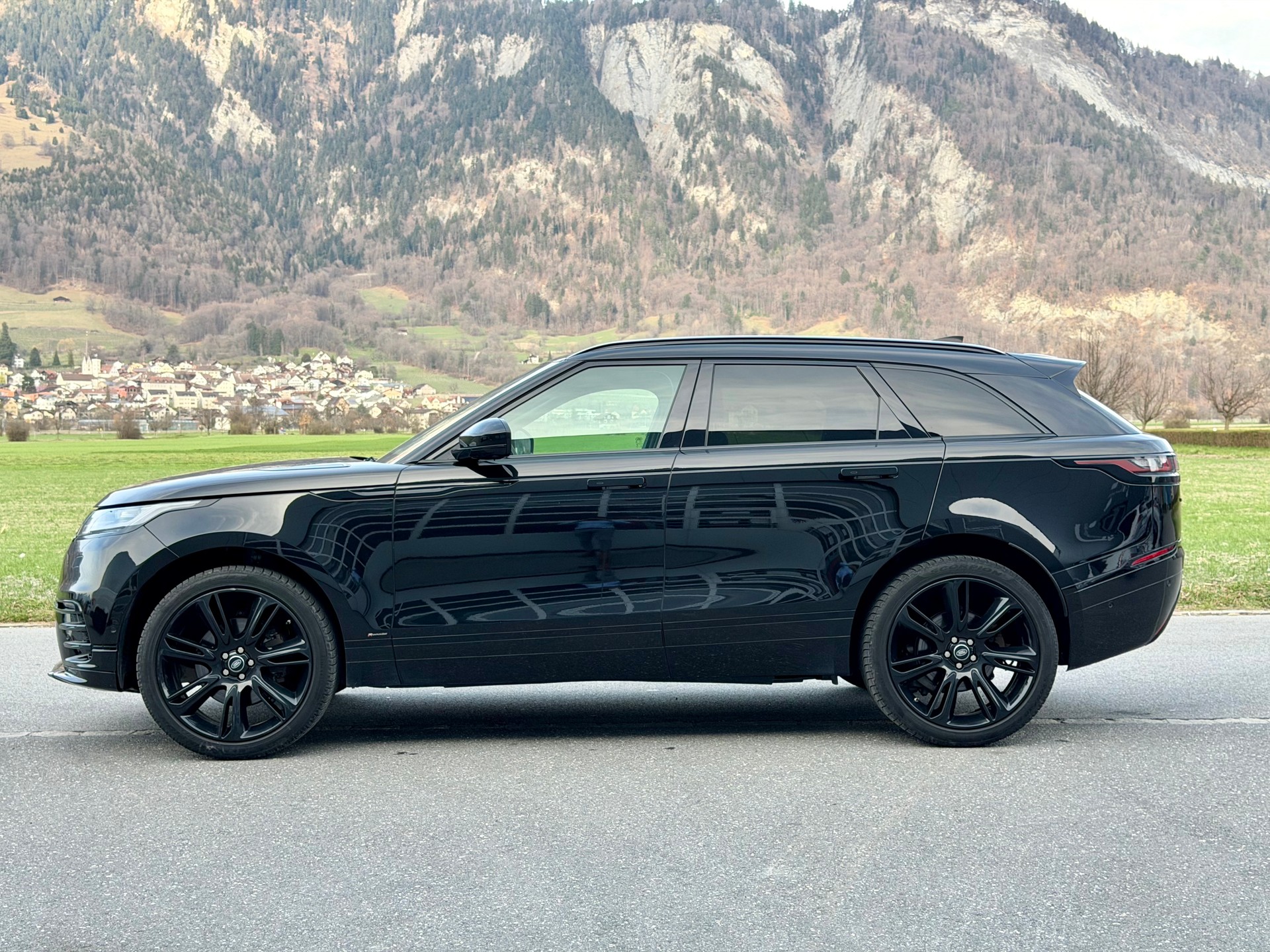 LAND ROVER Range Rover Velar R-Dynamic P 300 SE Automatic-showroom-element-1