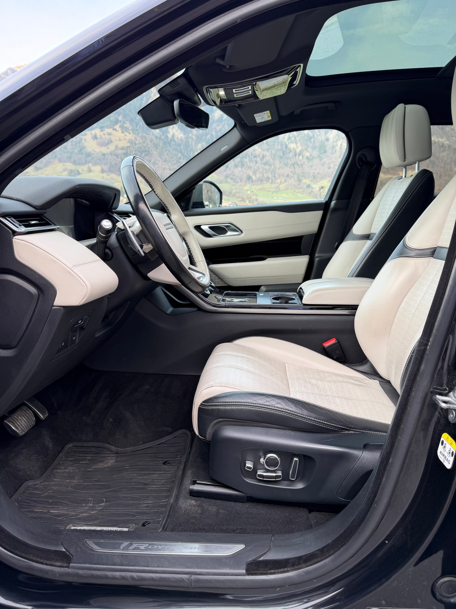 LAND ROVER Range Rover Velar R-Dynamic P 300 SE Automatic-image-9