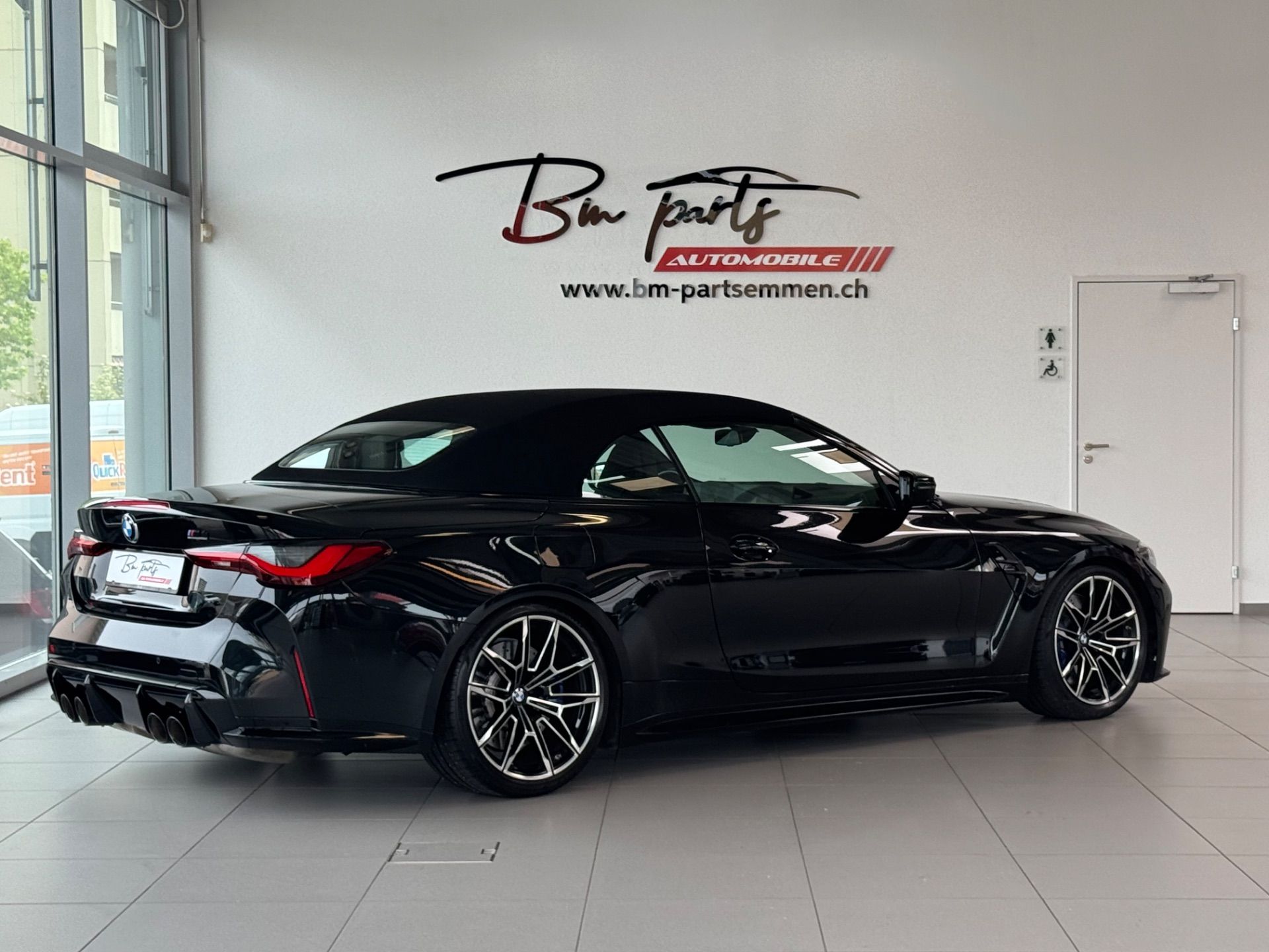 BMW M4 Cabrio Competition M xDrive-image-6