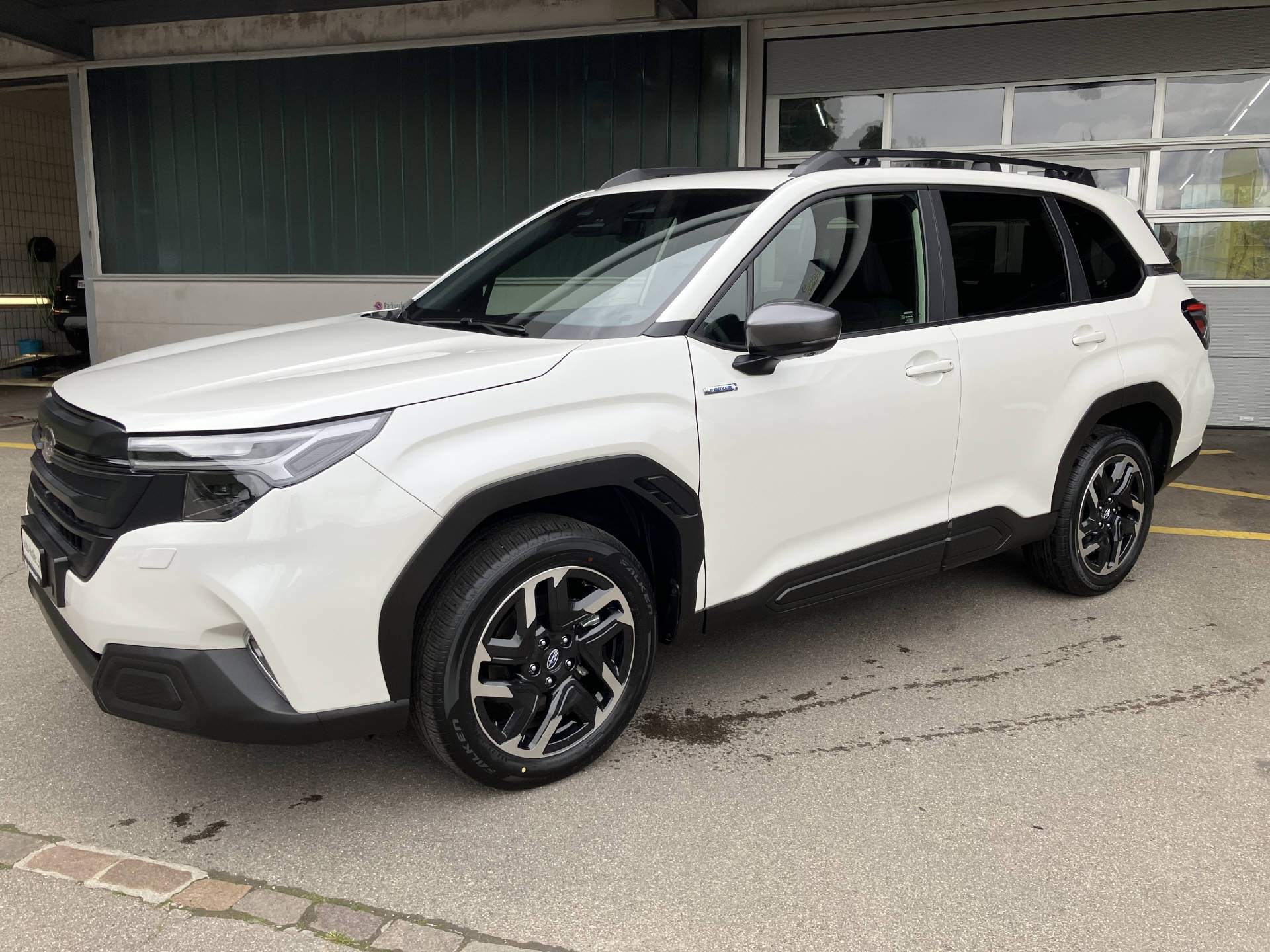 SUBARU Forester Station 2.0i e-Boxer Swiss Plus