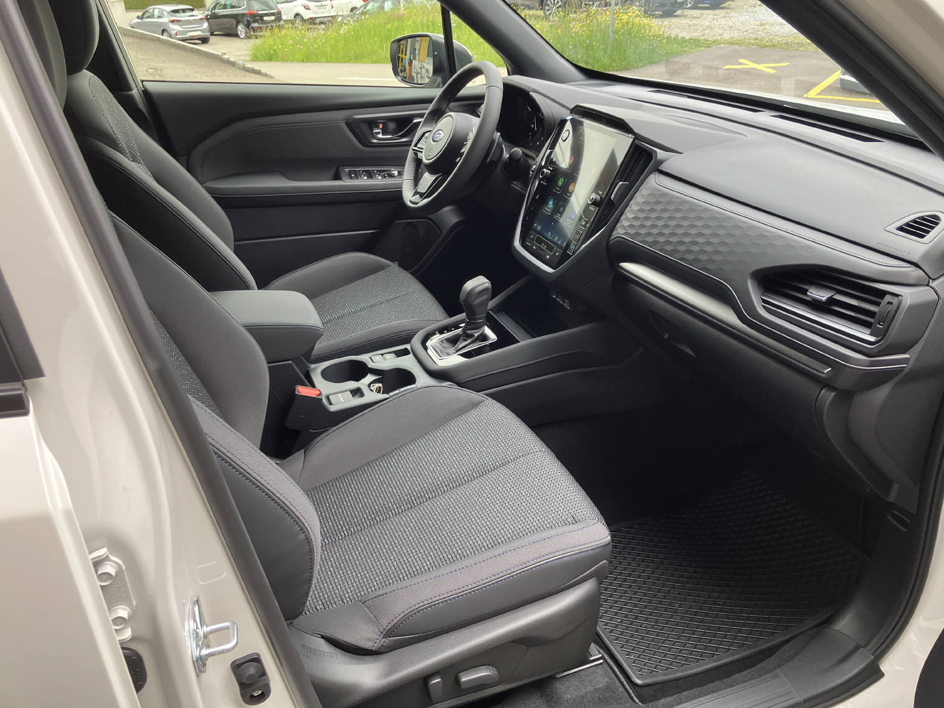 SUBARU Forester Station 2.0i e-Boxer Swiss Plus-image-2