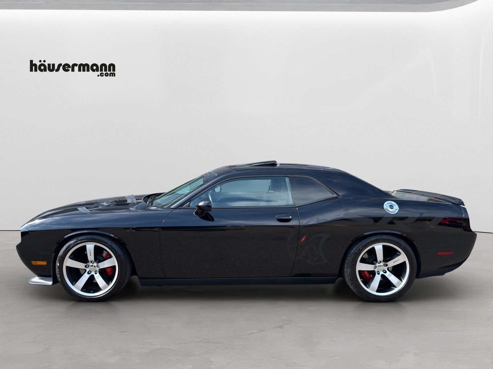 DODGE Challenger 6.4 HEMI SRT8-showroom-element-2