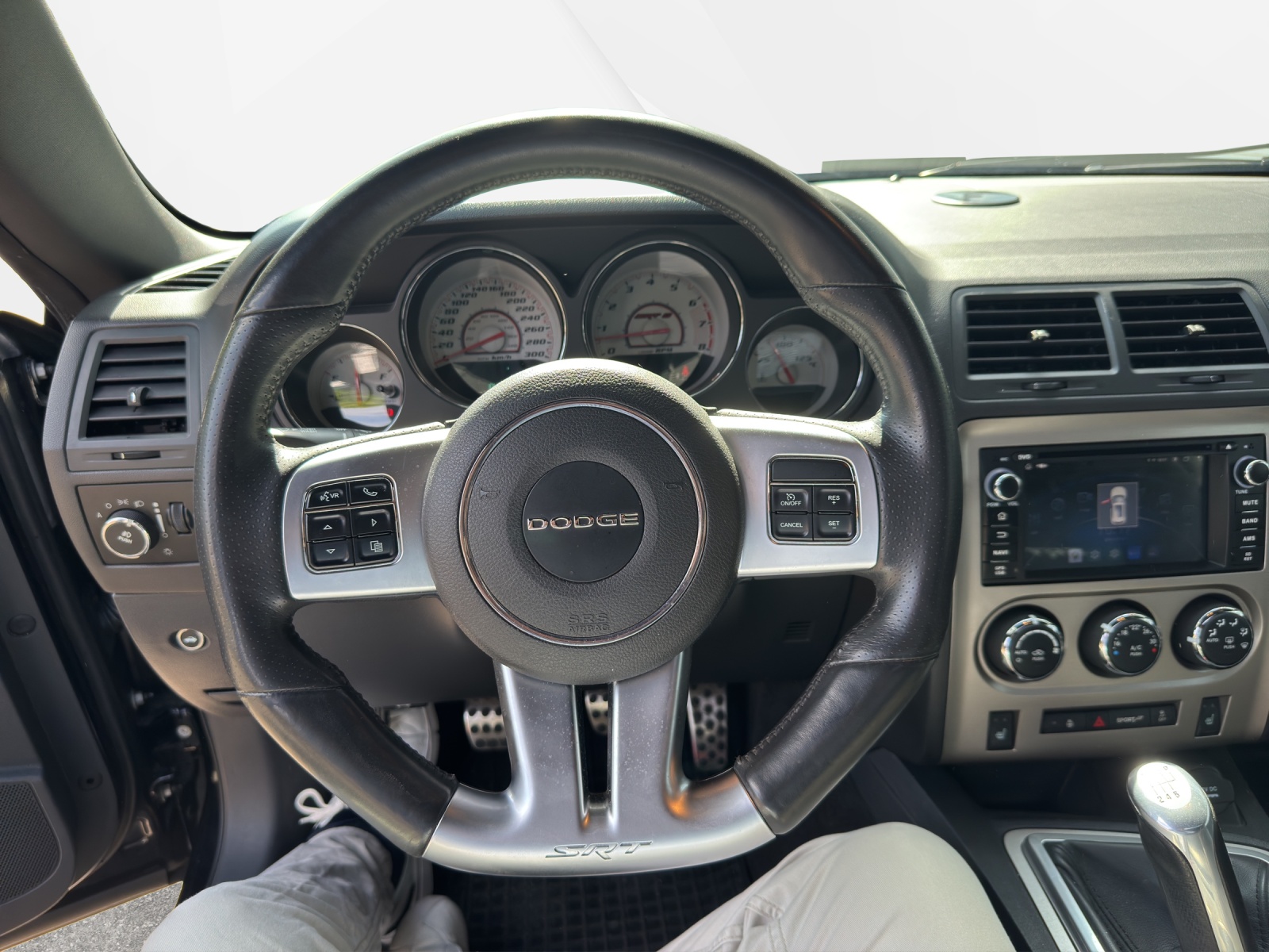 DODGE Challenger 6.4 HEMI SRT8-image-7